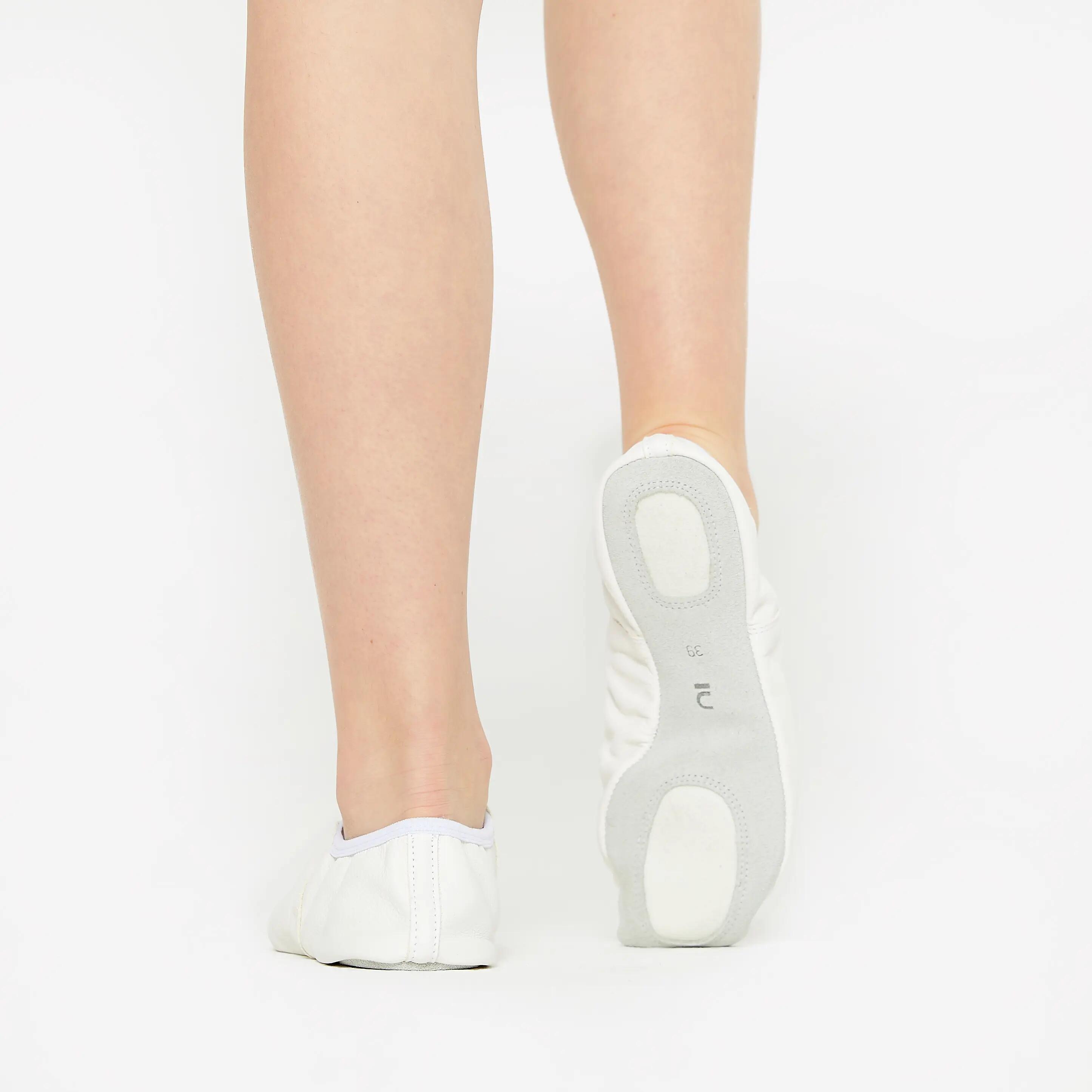 Zapatillas gimnasia niña y niño de piel blanca  2/4