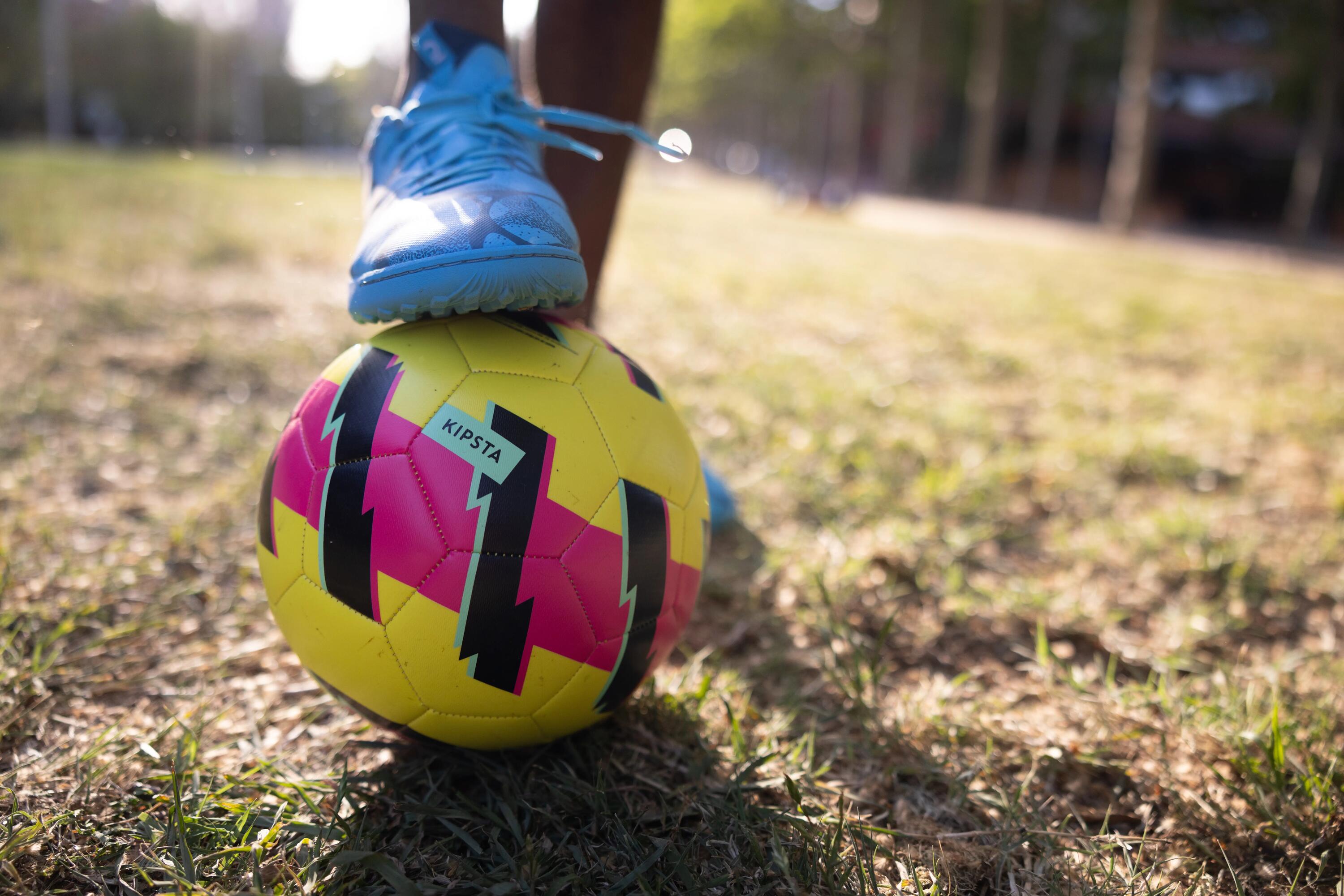 PELOTA DE FÚTBOL LIGHT LEARNING BALL AMARILLO ROSA TALLA 5 5/9