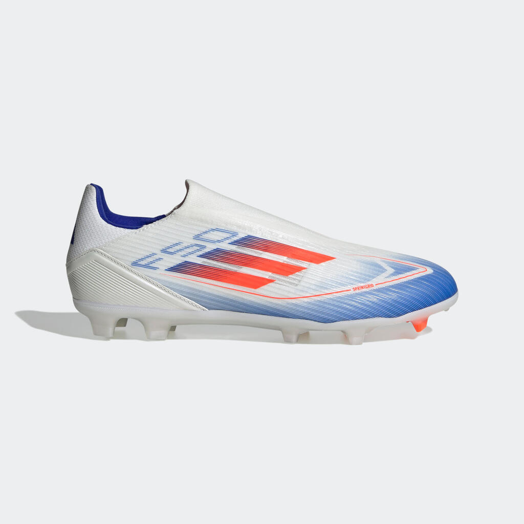 ОБУВКИ ЗА ФУТБОЛ F50 LEAGUE LACELESS FG, БЕЛИ