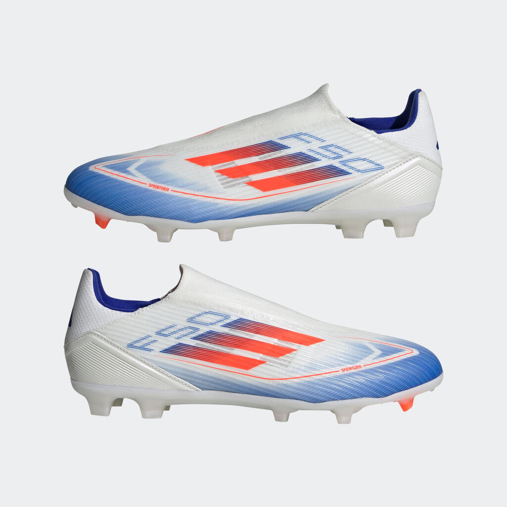 Pieaugušo futbola apavi F50 League Laceless FG, balti