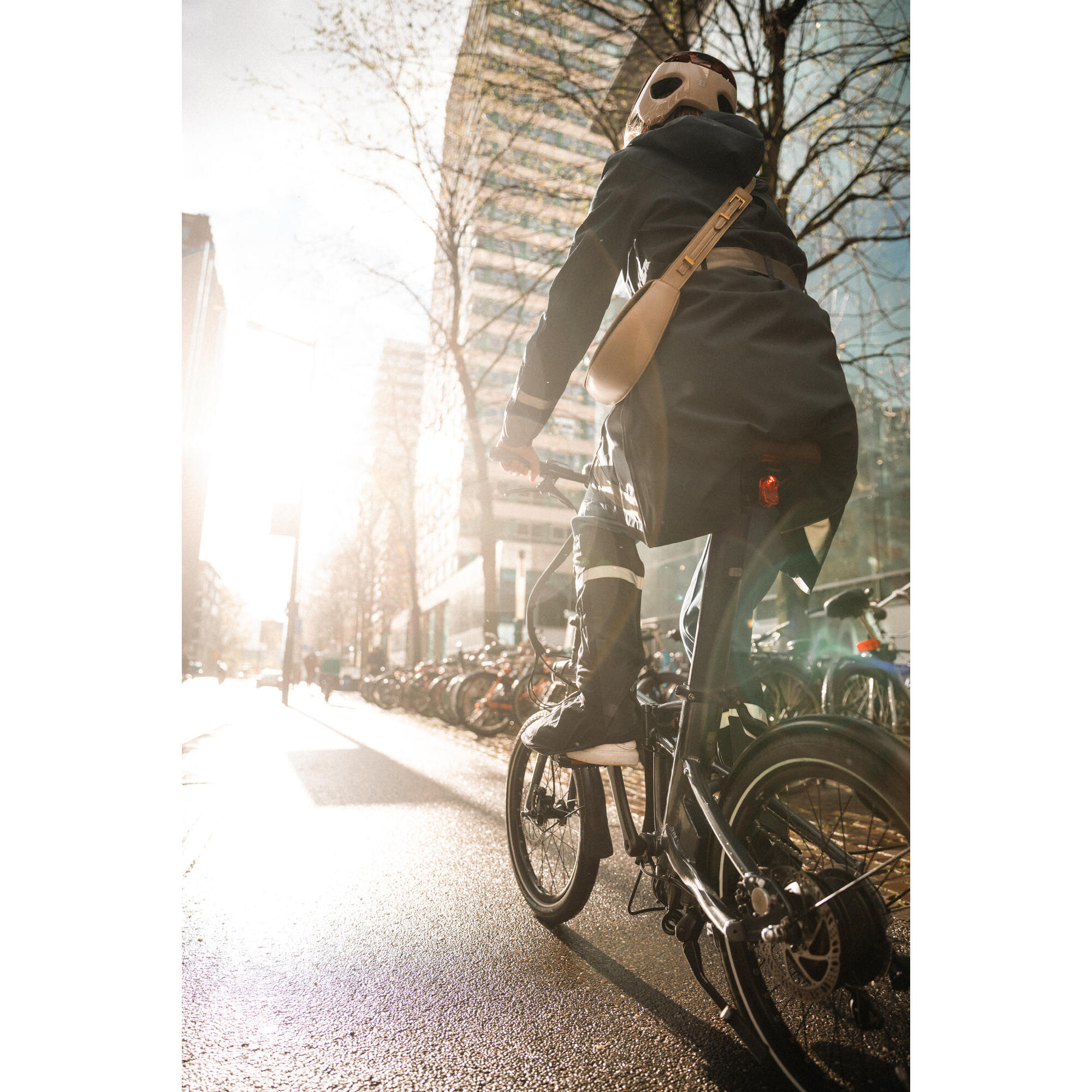 BTWIN Waterdichte hoge fietsoverschoenen voor stadsschoenen 940 zwart Decathlon