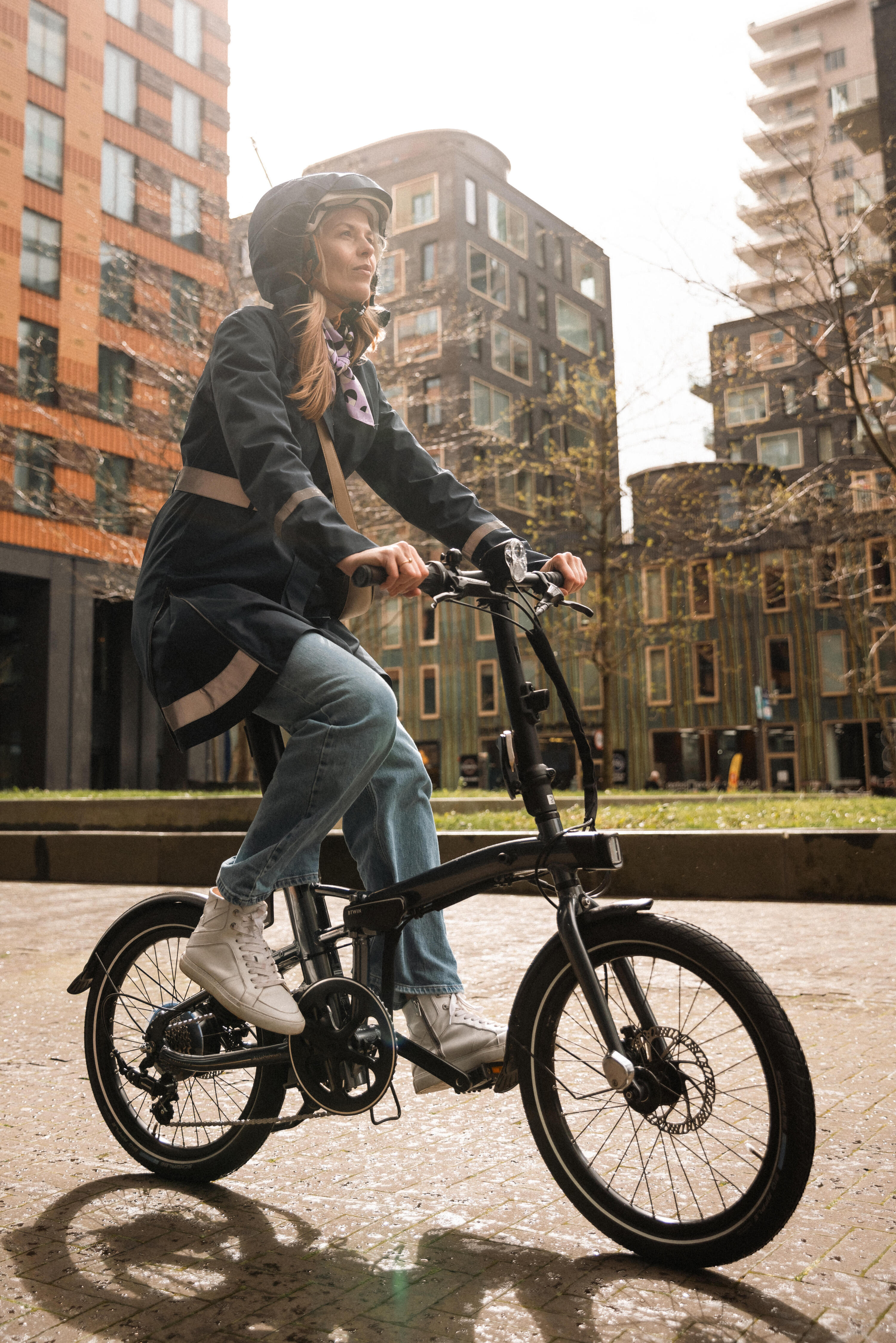 Dames regenjas 940 met capuchon voor op de fiets marineblauw 14/19