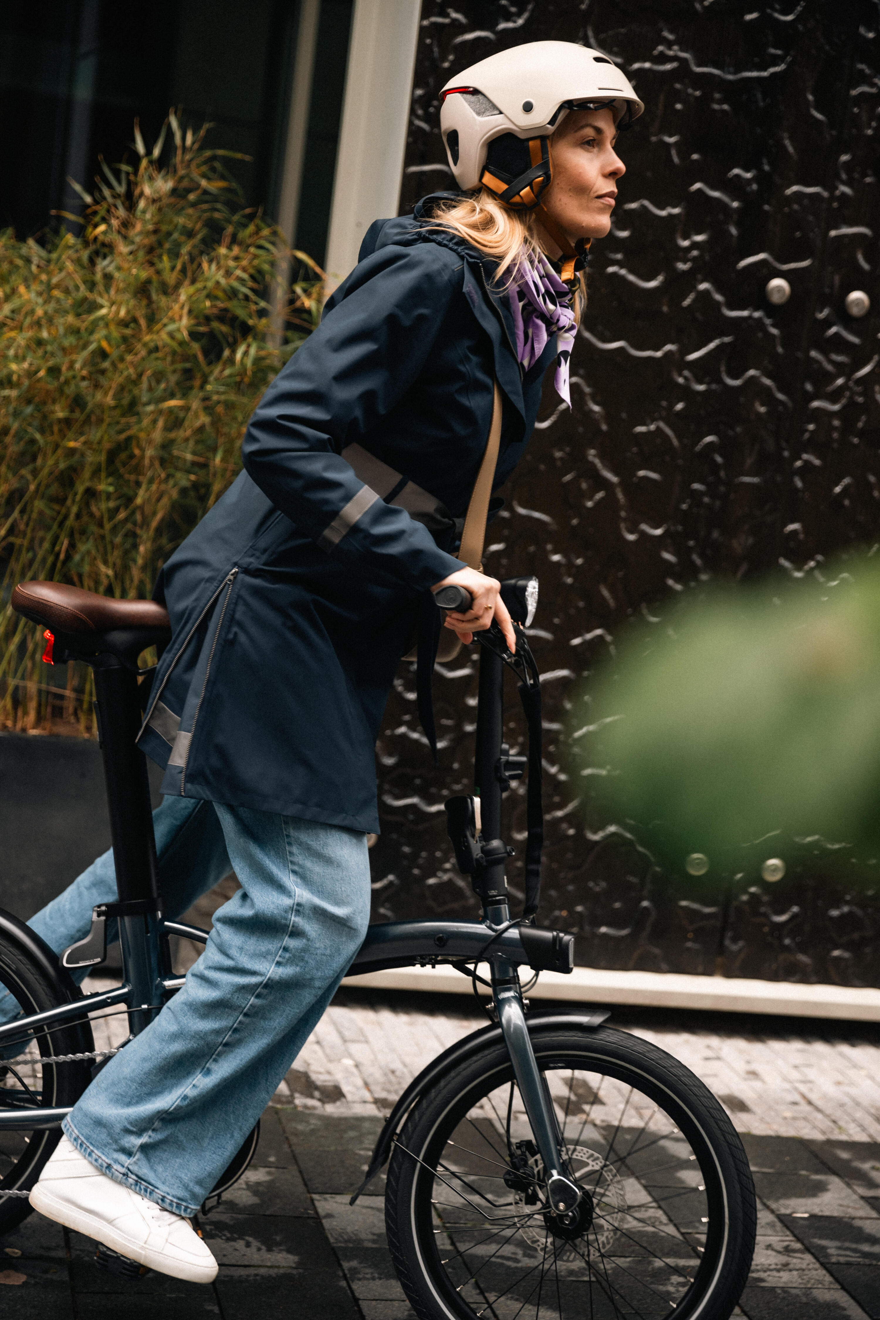 City-Velohelm 900 – Visier und Rücklicht – beige 12/13