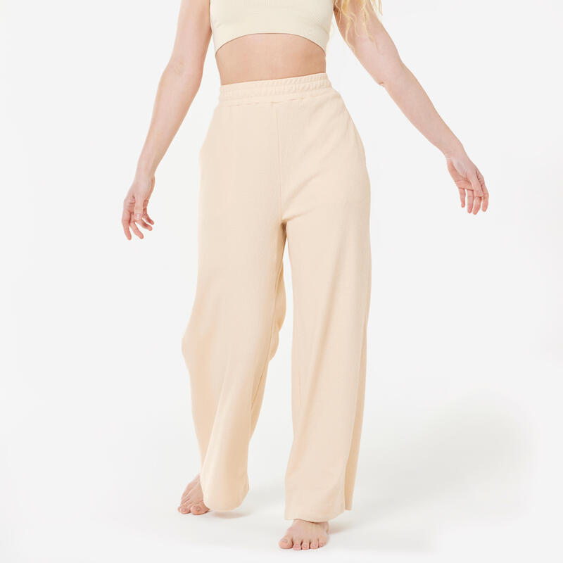 Damesbroek voor yogaretraites beige
