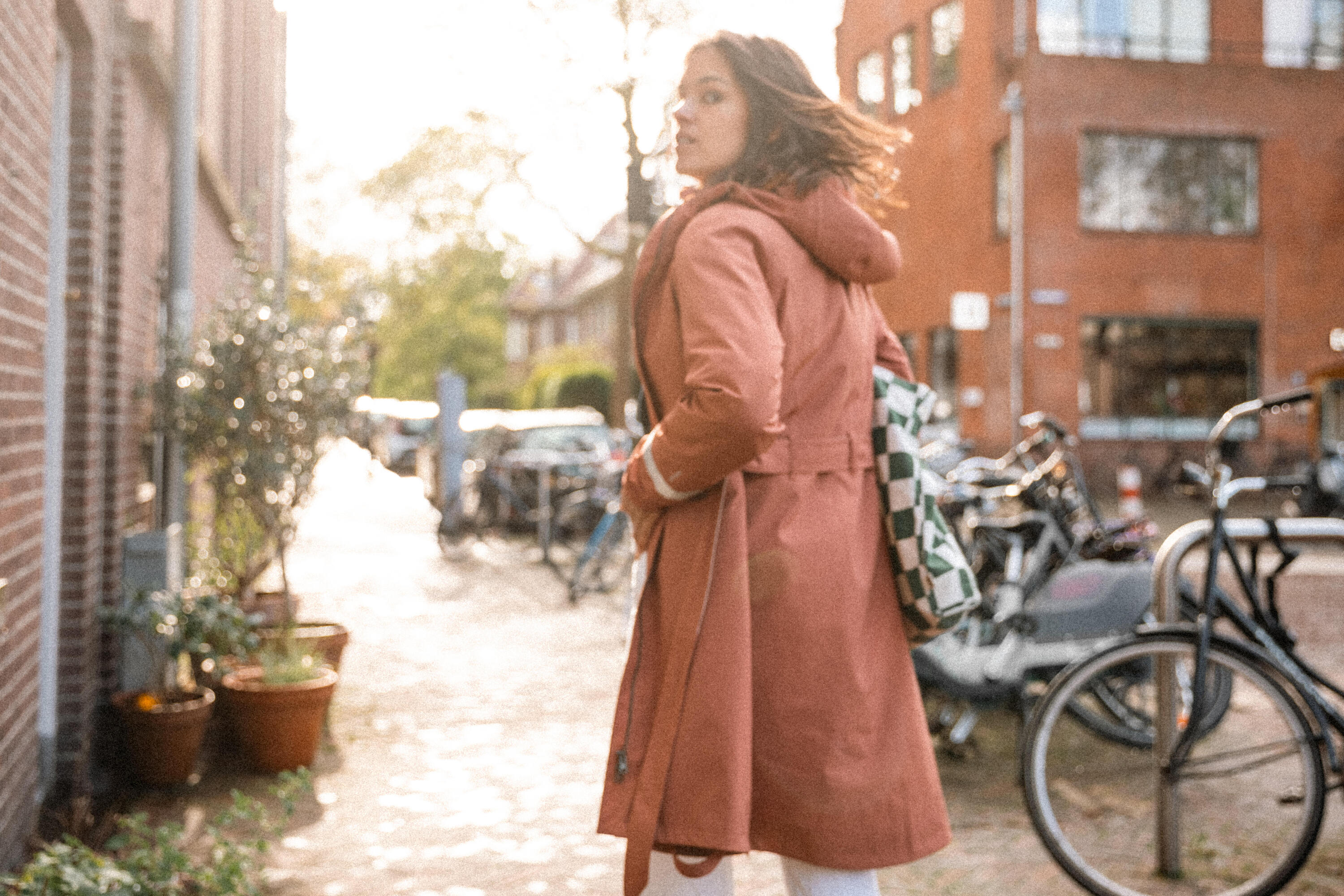 Wasserdichte Regentrenchcoat mit Kapuze Damen - Velo Stadt Terracotta 11/18