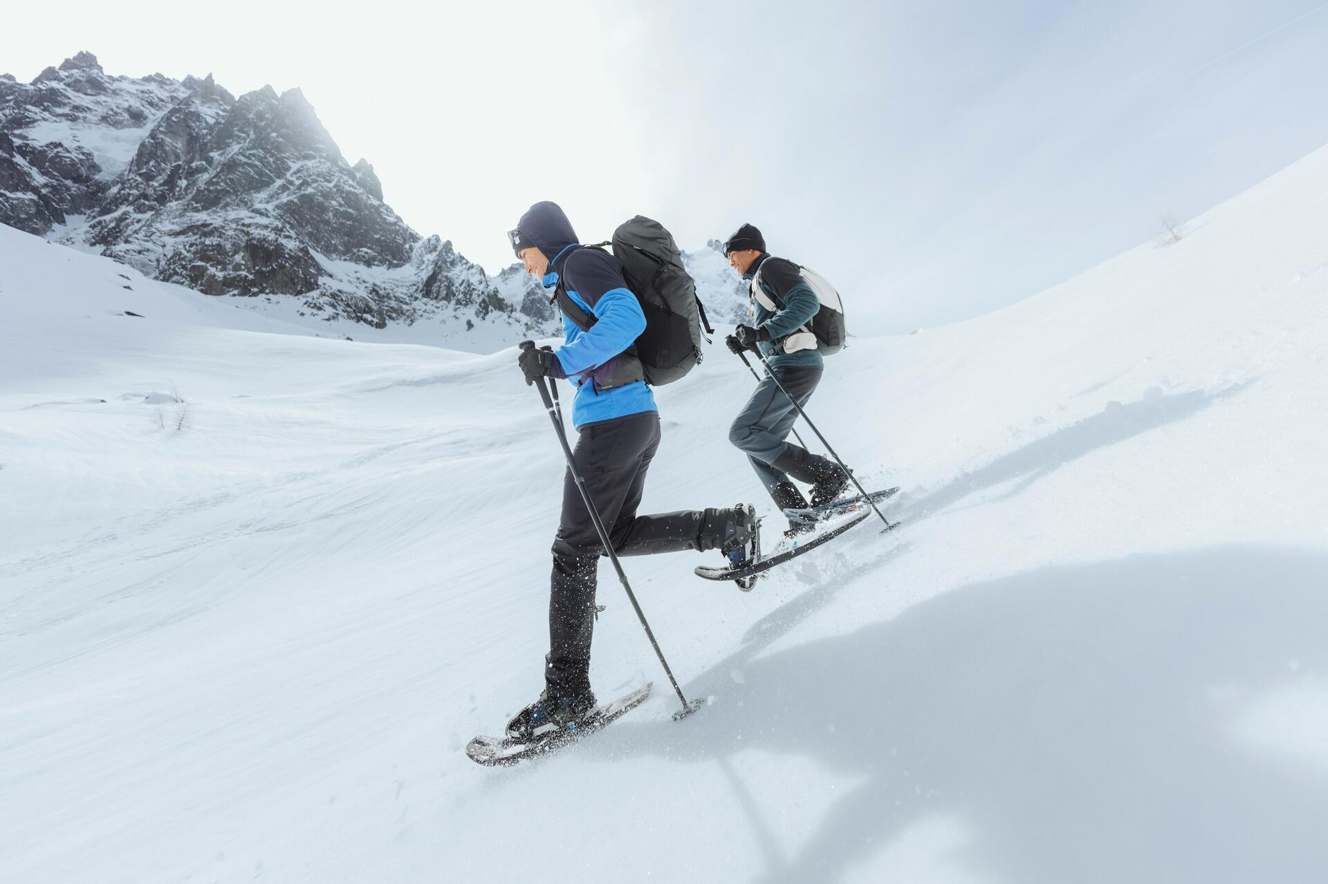 Courir en raquettes à neige