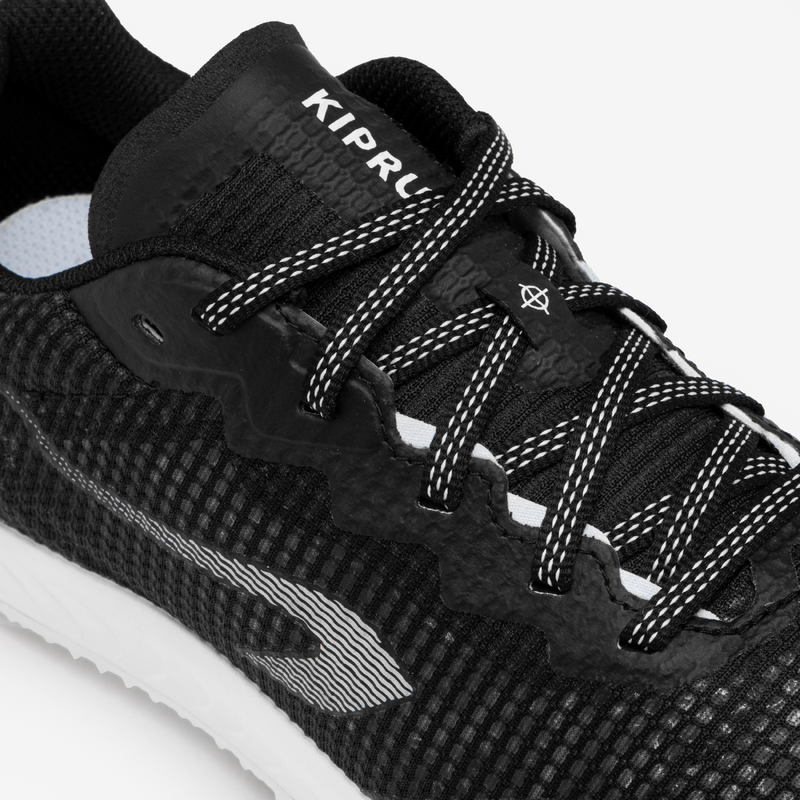 Pointes de chaussures de football. Comparez les prix, lisez