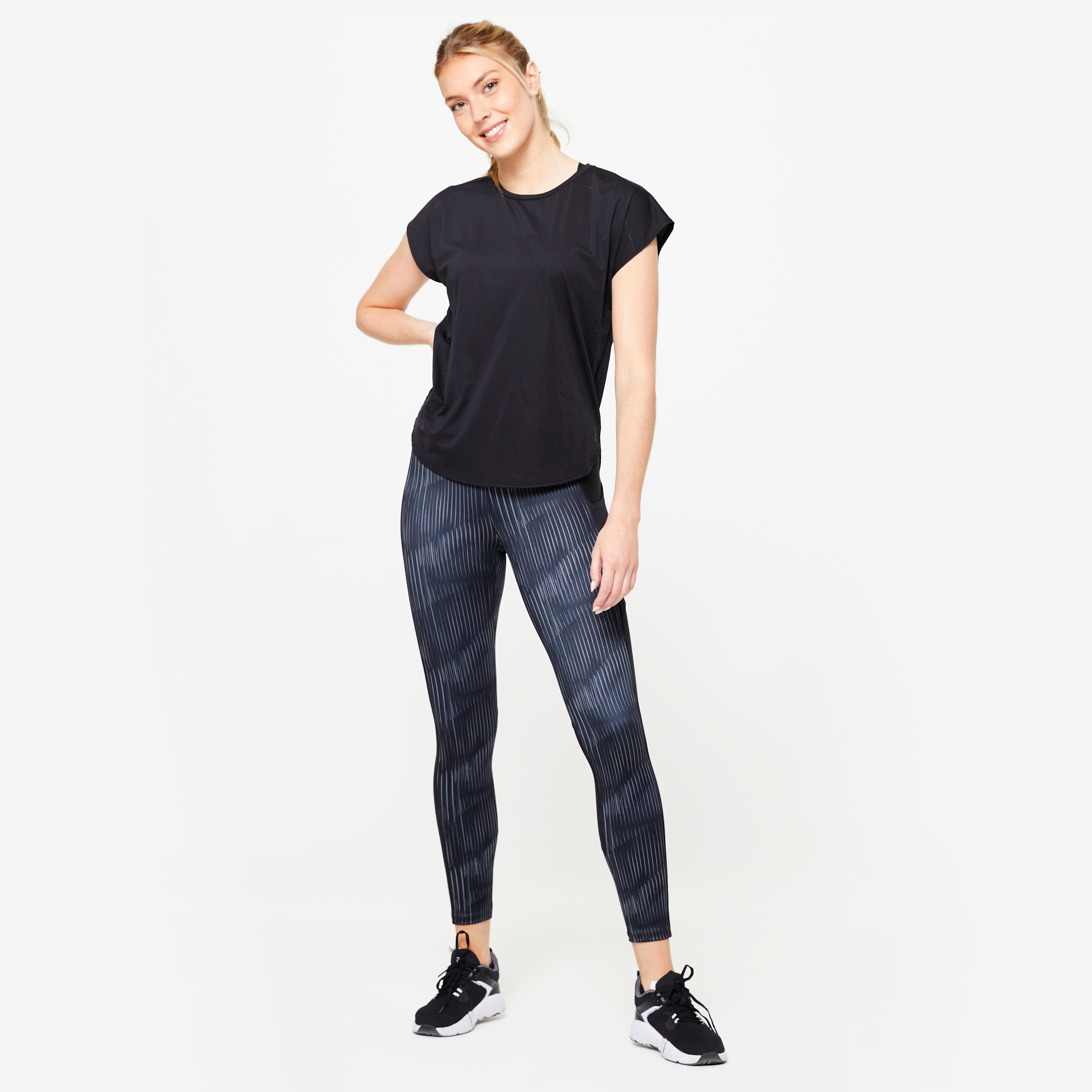 Women’s Loose-Fit Fitness T-Shirt - FTS 500 Black - DOMYOS