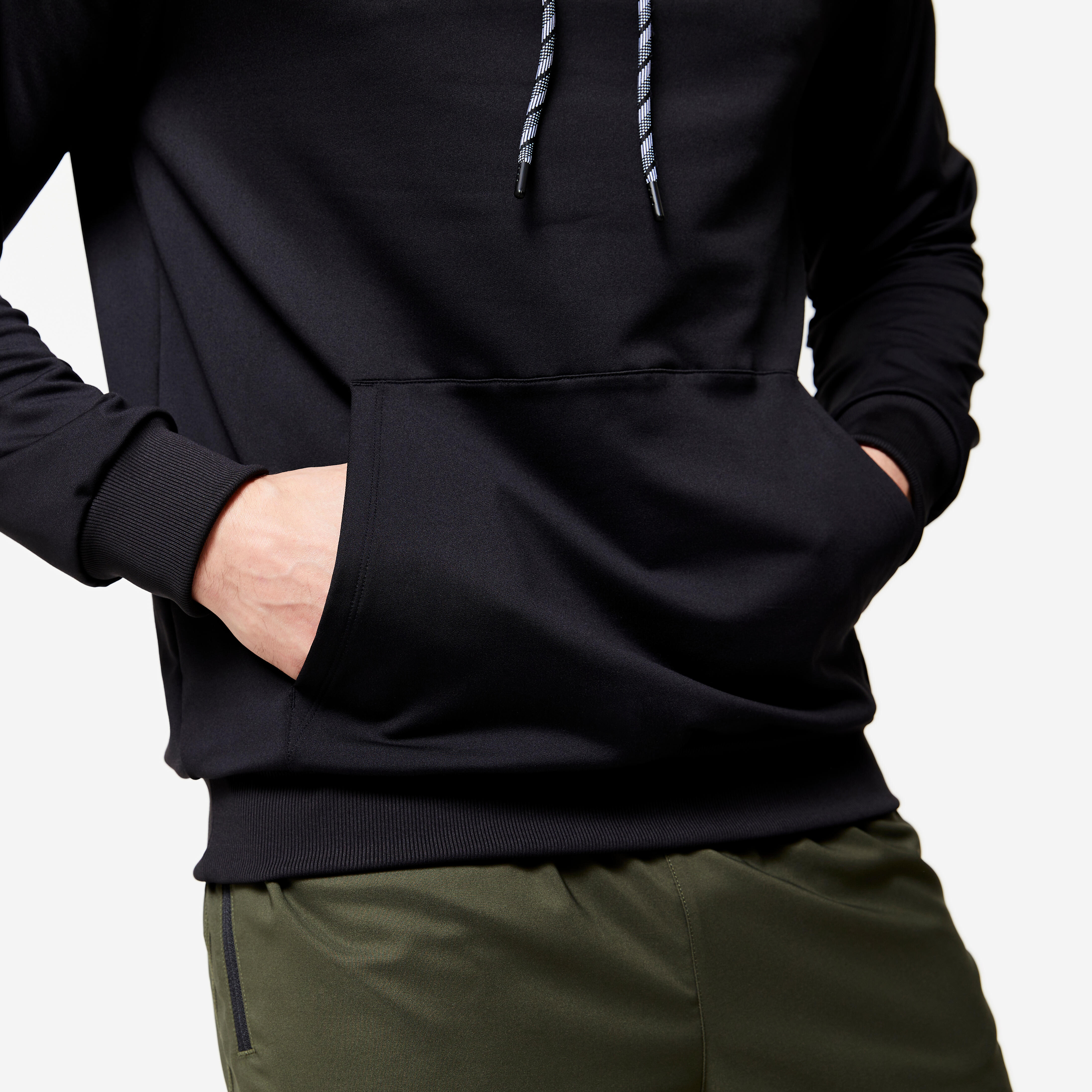 Sudadera fitness transpirable con capucha negra lisa para hombre