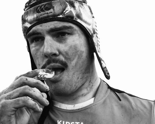 conseils-comment-choisir-et-mouler-son-protège-dent-de-rugby