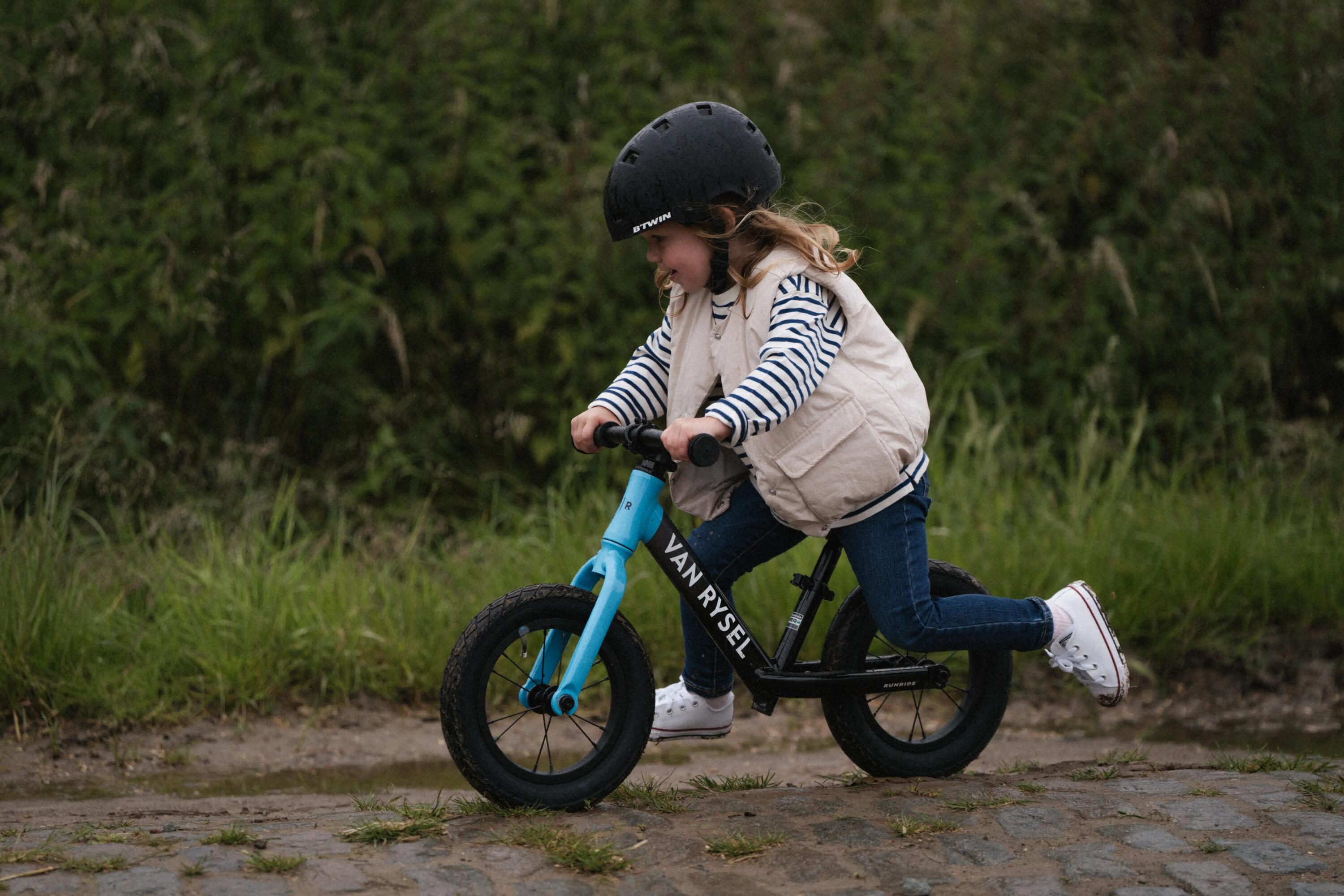 Jak vybrat odrážedlo: První krůčky k cyklistice