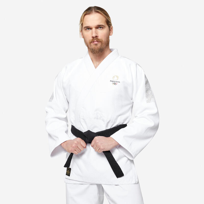 CUM SĂ ALEGI KIMONOUL DE KARATE PENTRU ADULȚI