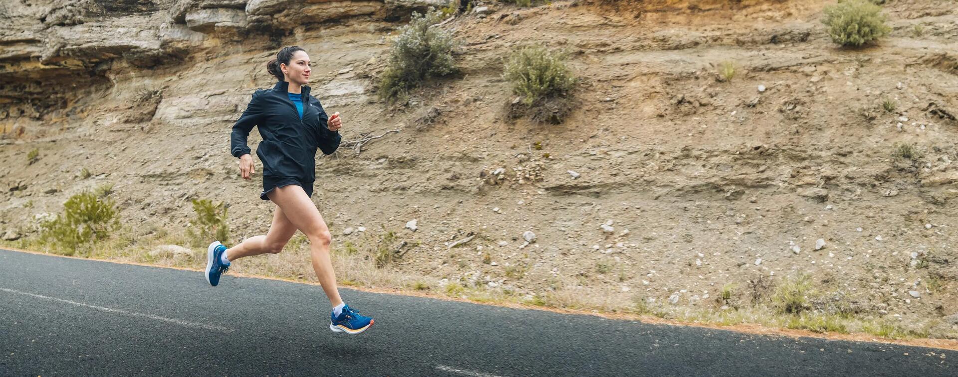 mujer practicando running