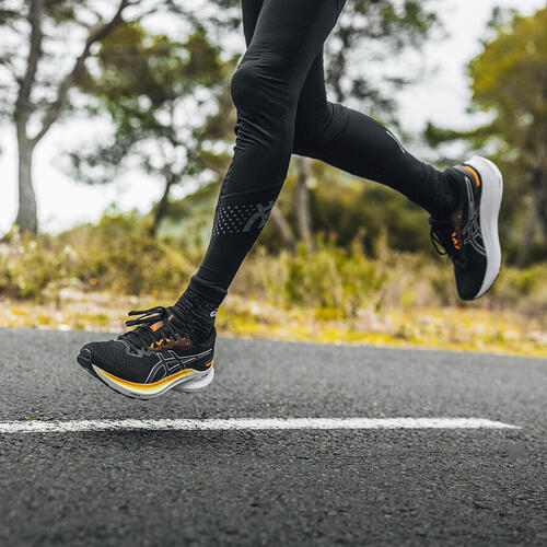 CHAUSSURE DE RUNNING HOMME ASICS - GEL-ROADMILES 2 NOIR ORANGE