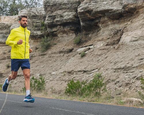 Dolor de gemelos después de correr: causas y cómo aliviarlo