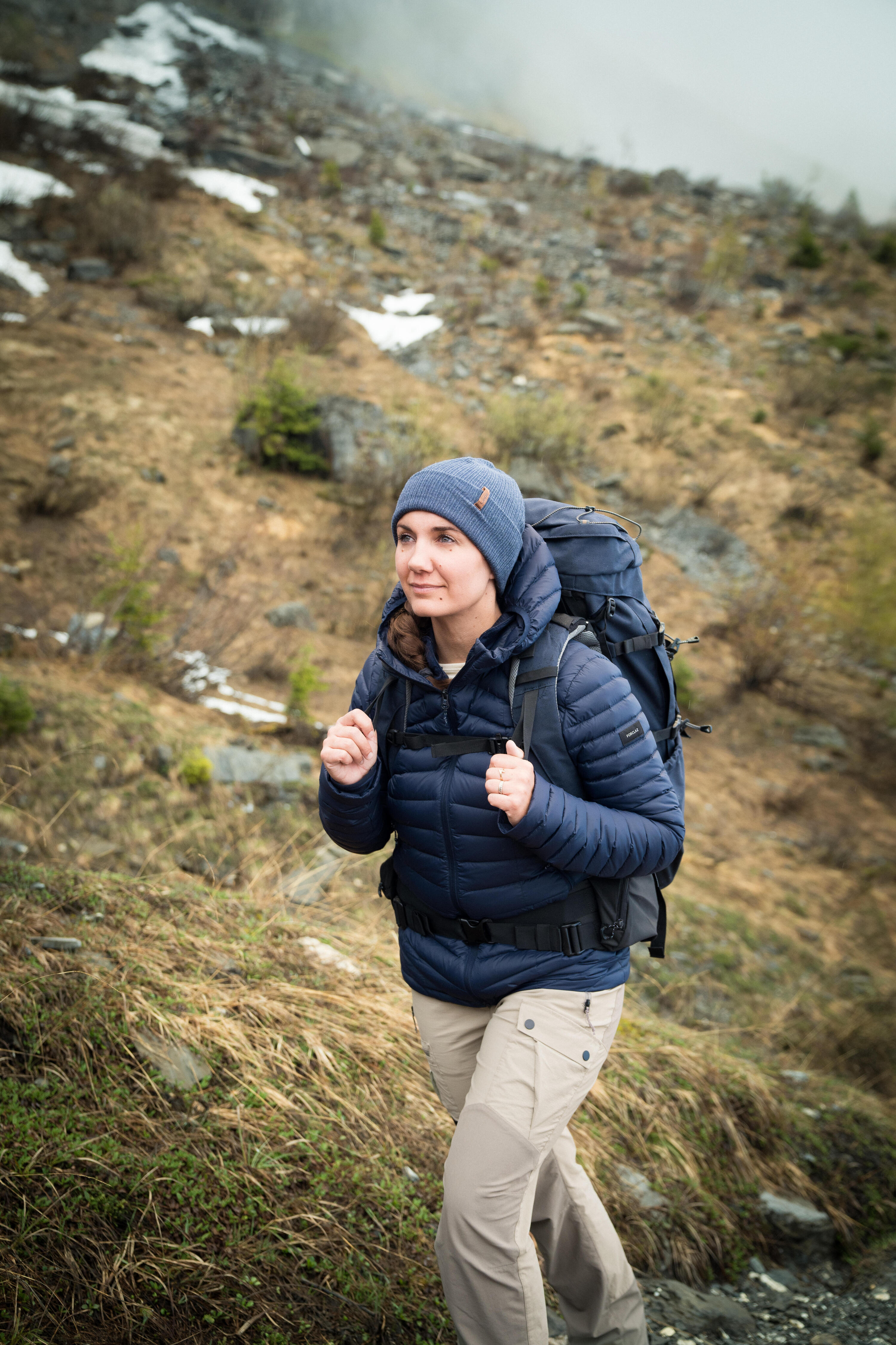 Daunenjacke Damen Kapuze bis -5 °C Trekking - MT100  10/12