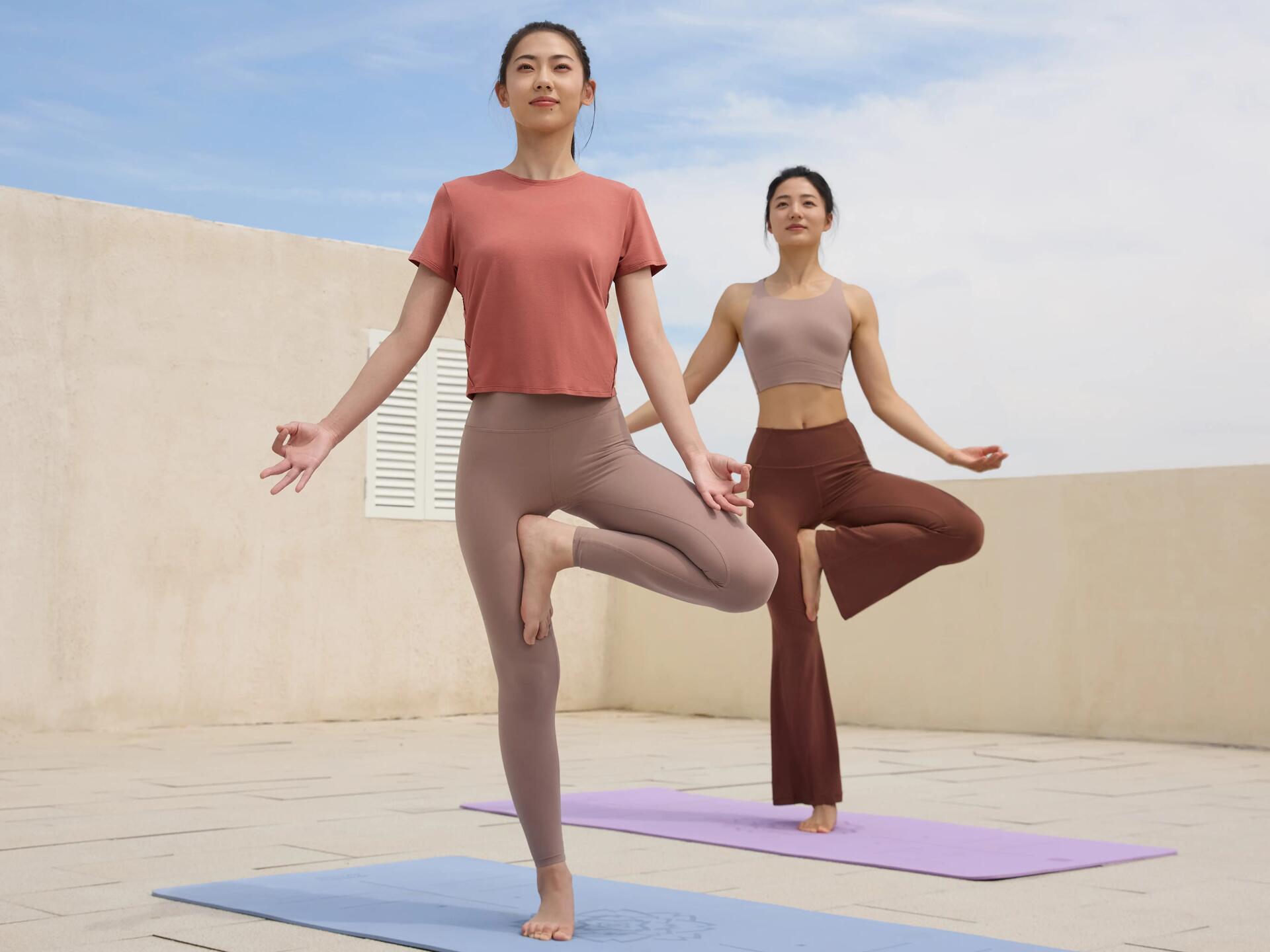 Bau den Stress mit Yoga ab Header