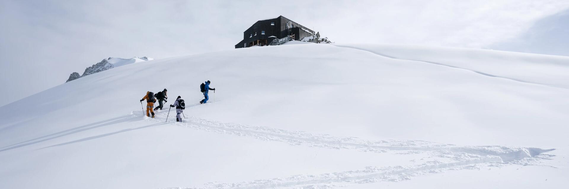 skieurs qui font du ski de randonnée