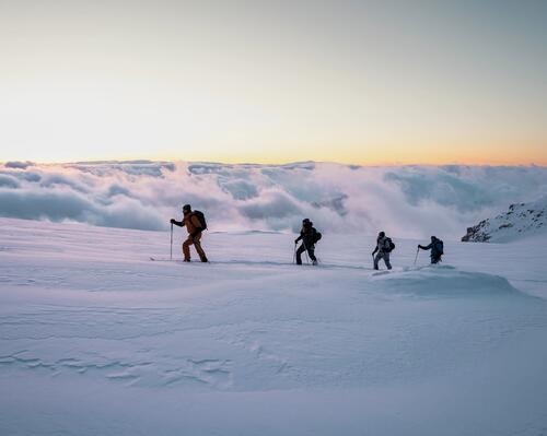 DESCOPERĂ CADOURILE PERFECTE PENTRU PASIONAȚII DE SCHI