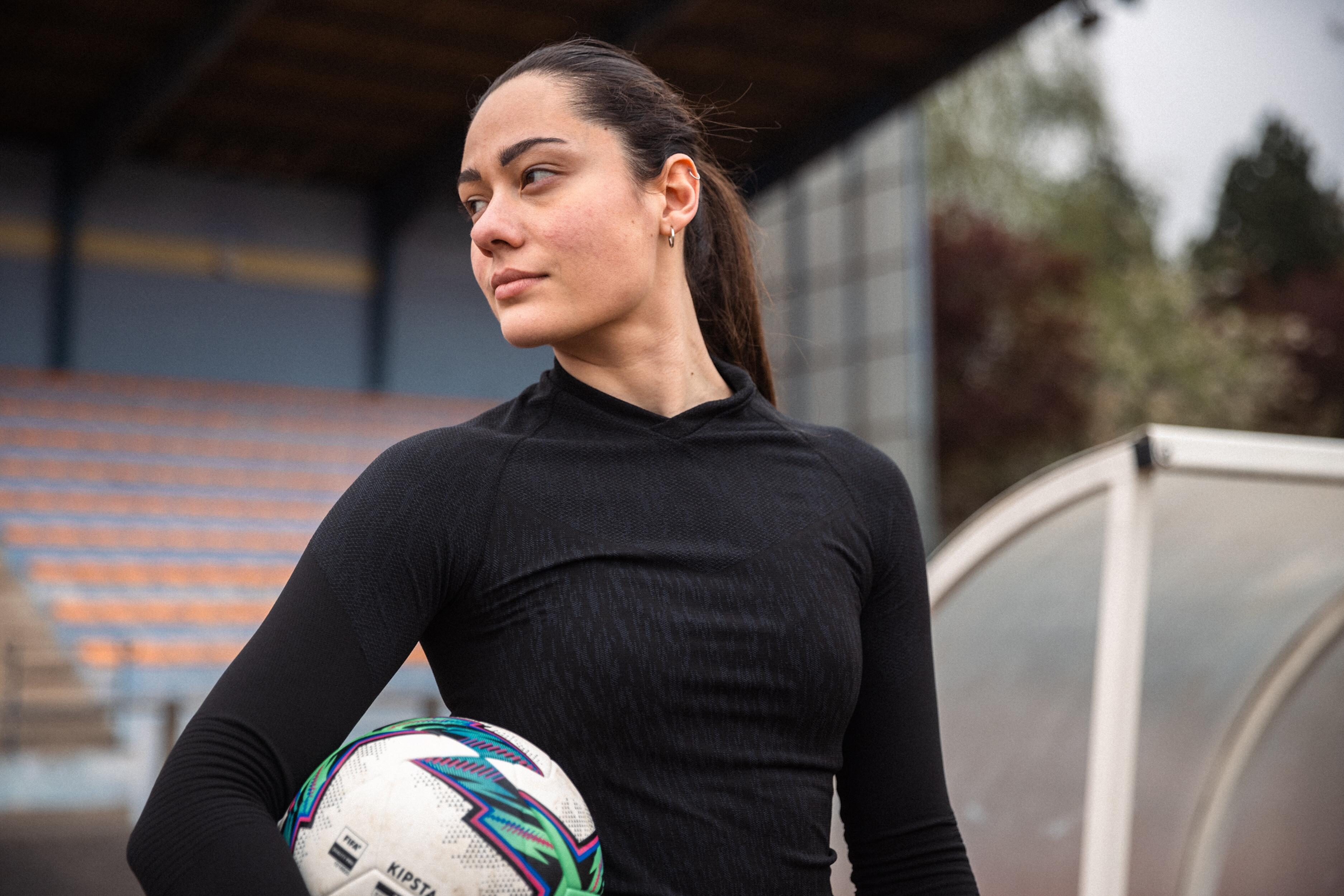 Soccer Long-Sleeved Seamless Thermal Base Layer Top, Keepdry - KIPSTA