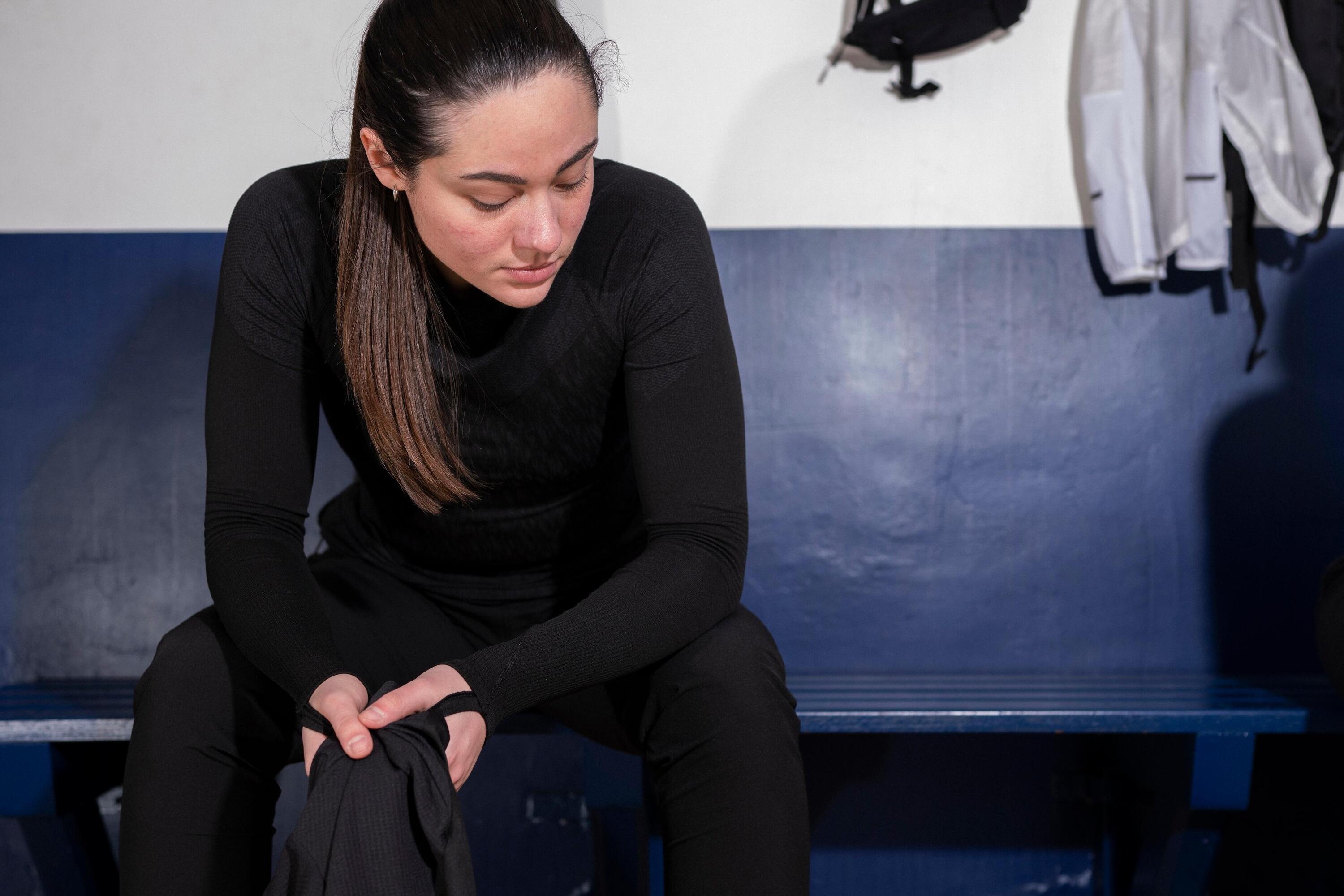 Soccer Long-Sleeved Seamless Thermal Base Layer Top, Keepdry 6/18