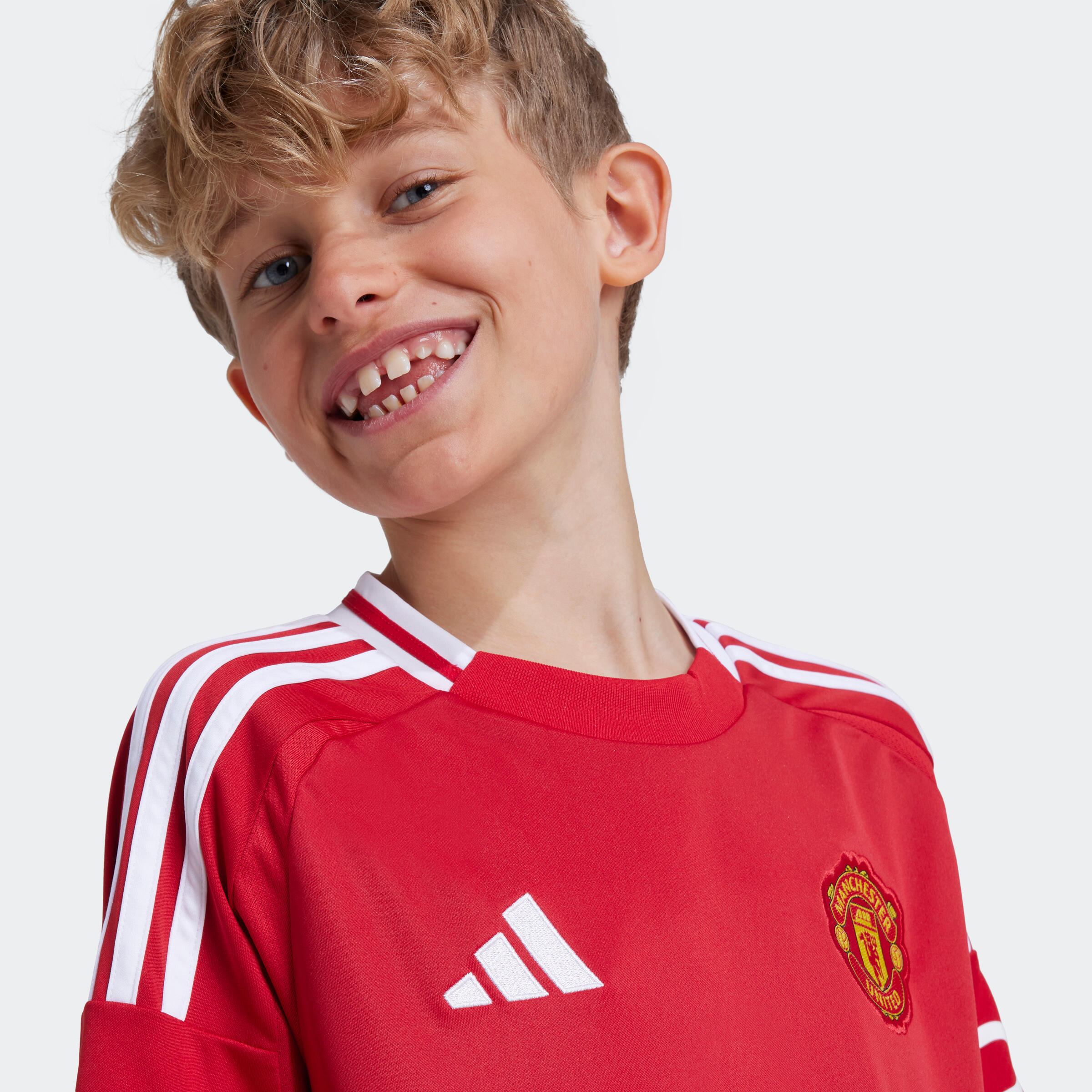 ADIDAS Detský domáci futbalový dres Manchester United 24/25 8 rokov · záber 6
