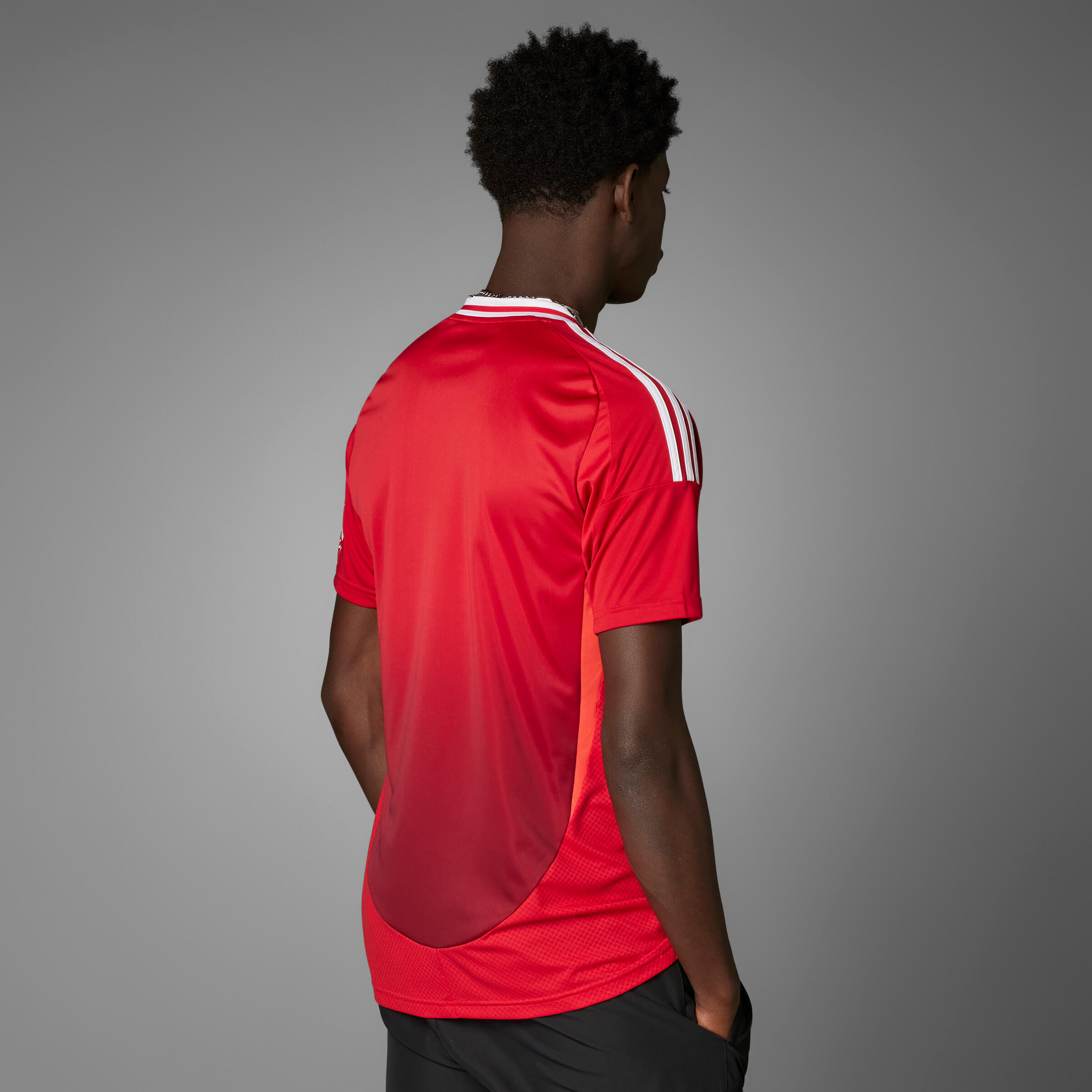 Adult Manchester United Home Shirt 24/25  2/9