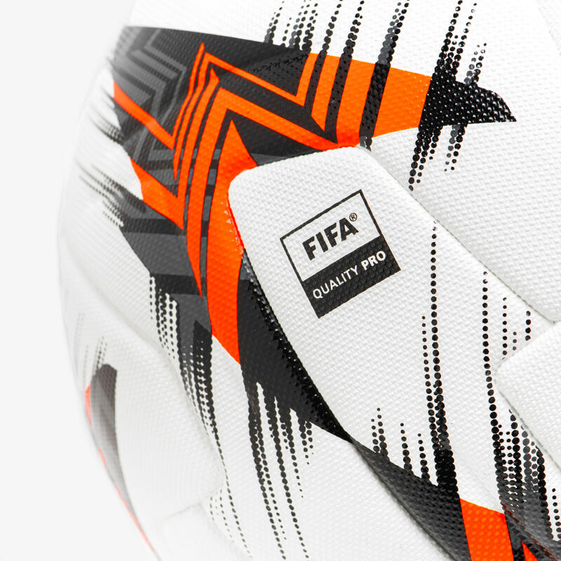 Fotbalový míč Evropské ligy UEFA Match Ball 2024/2025 v krabici