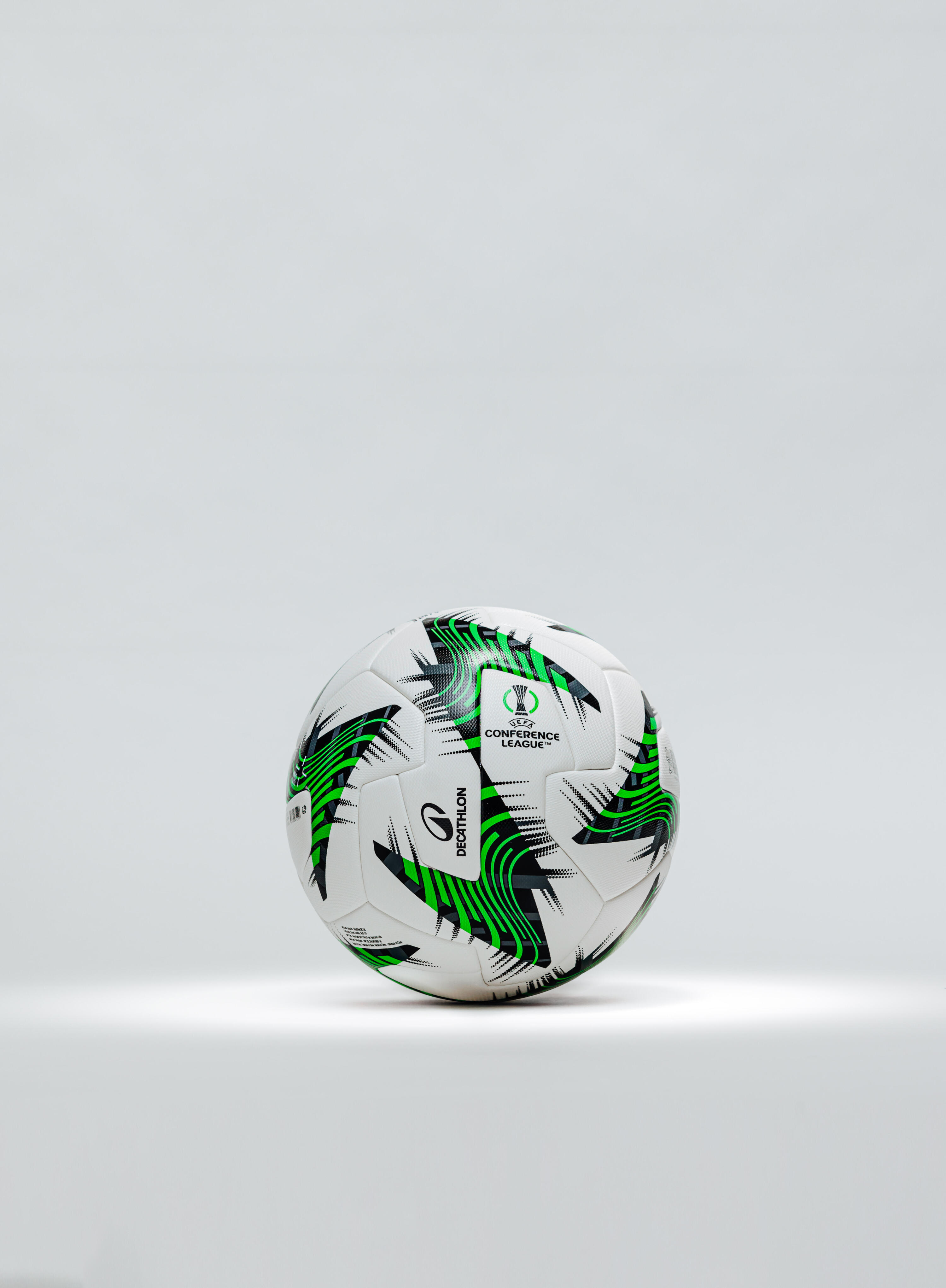 BALLON DE FOOTBALL UEFA CONFERENCE LEAGUE REPLICA 2024-2025 TAILLE 5 9/10