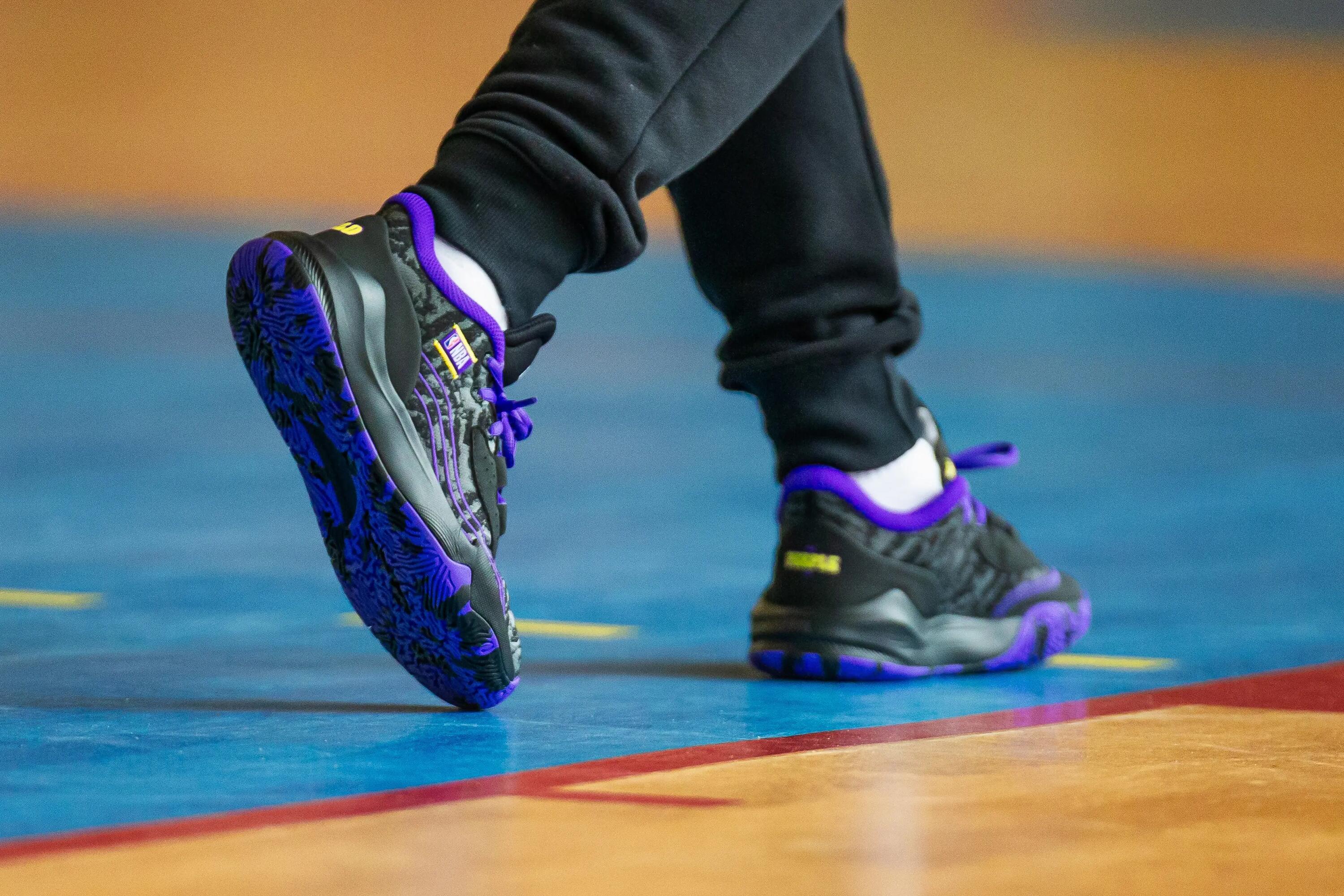 ZAPATILLAS DE BÁSQUETBOL NBA LAKERS NIÑO FAST 900 LOW-1 4/7