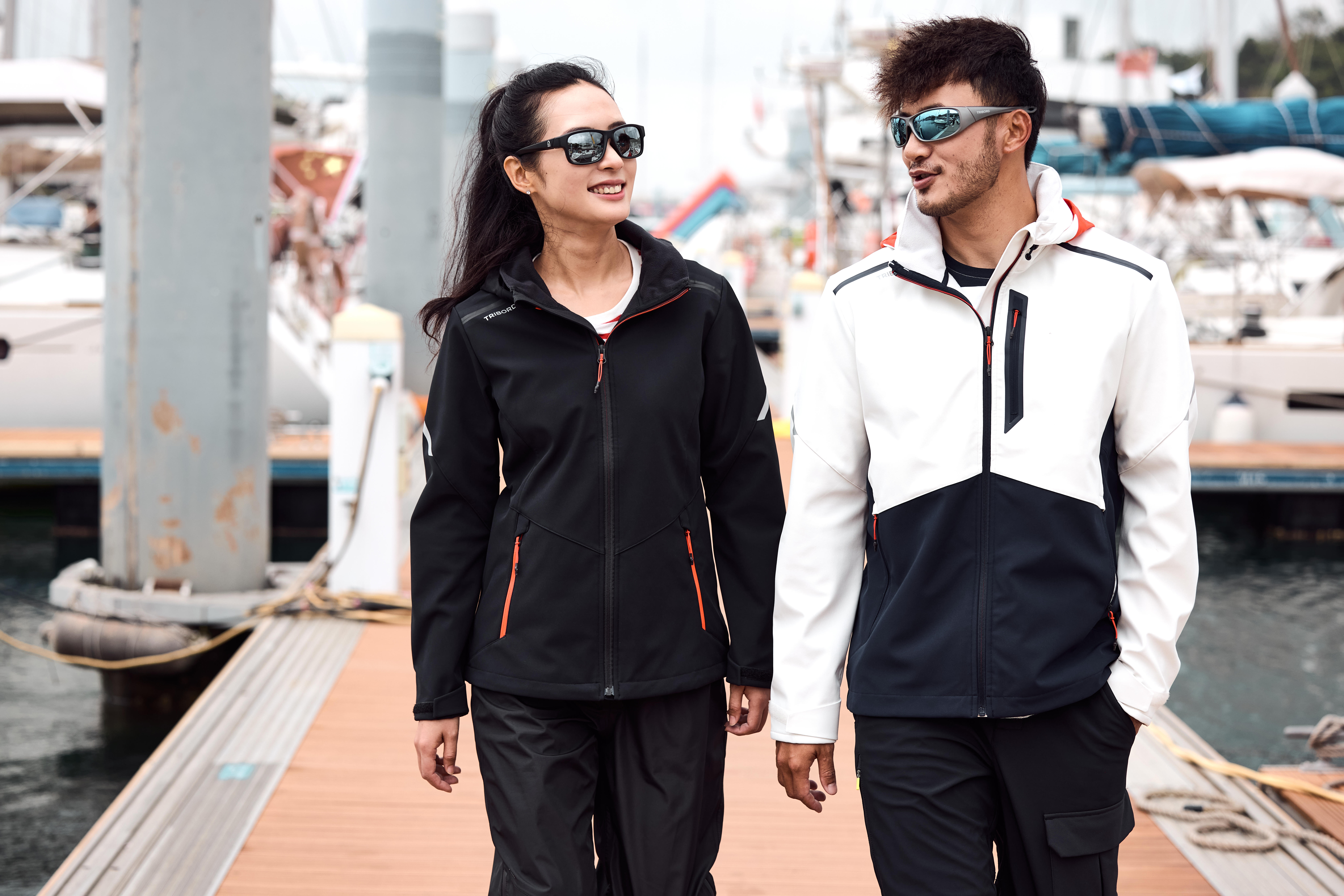 Men's Windbreaker Softshell Sailing Jacket With Hood 500