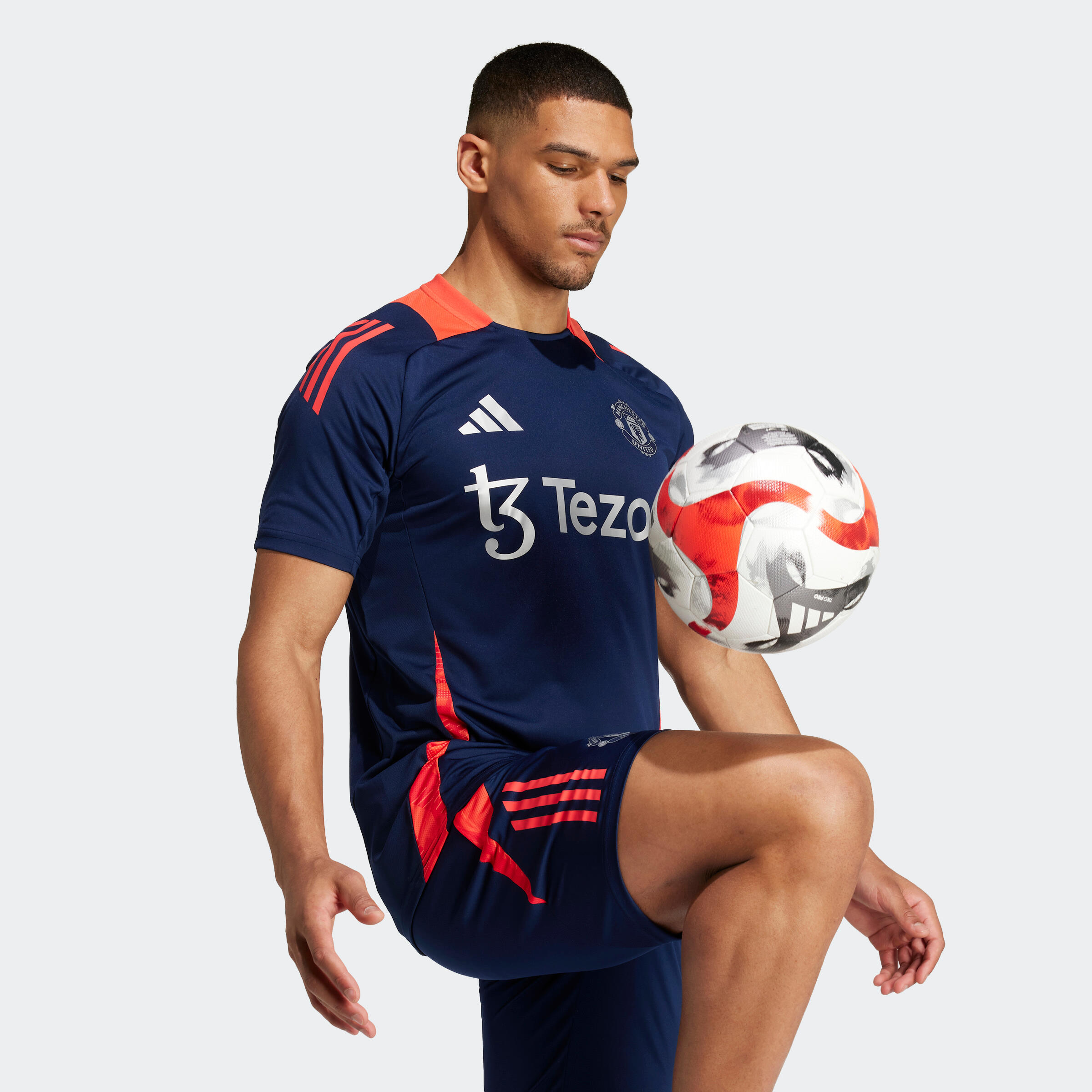 Adult Training Shirt Manchester United 24/25 ADIDAS | Decathlon