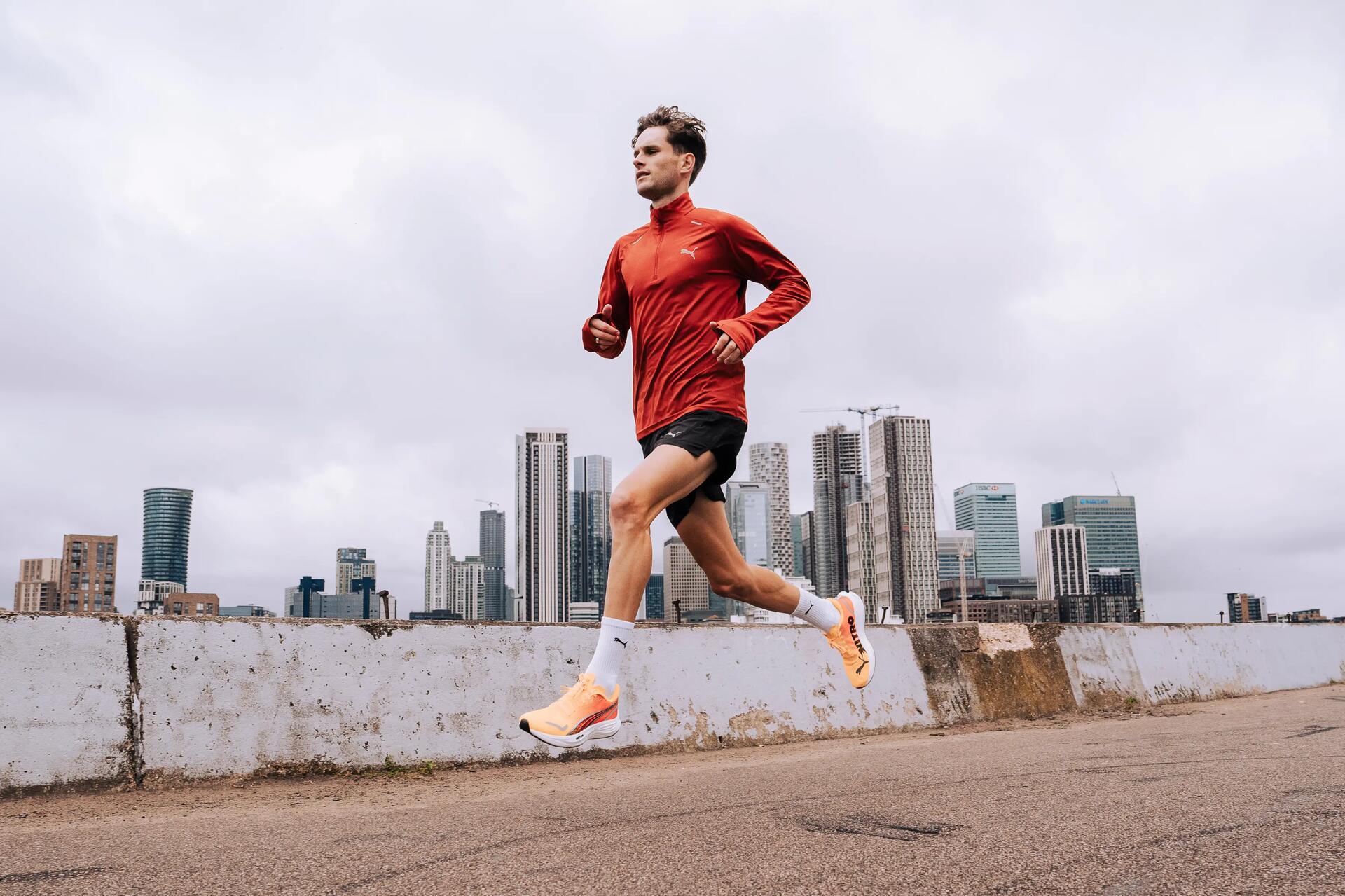 homme qui commence la course à pied