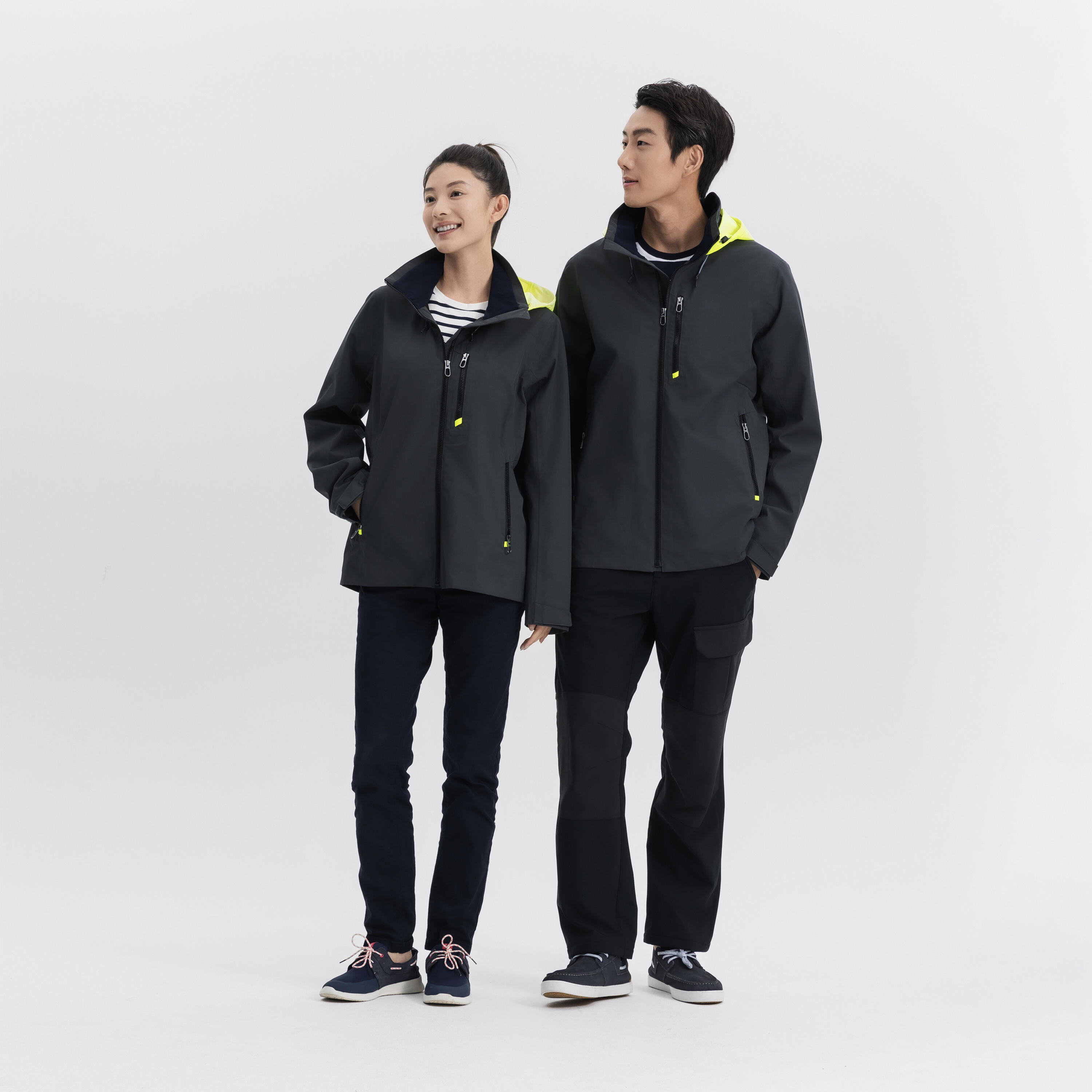 Veste imperméable coupe-vent de voile femme sailing 500 gris foncé capuche jaune 58/71