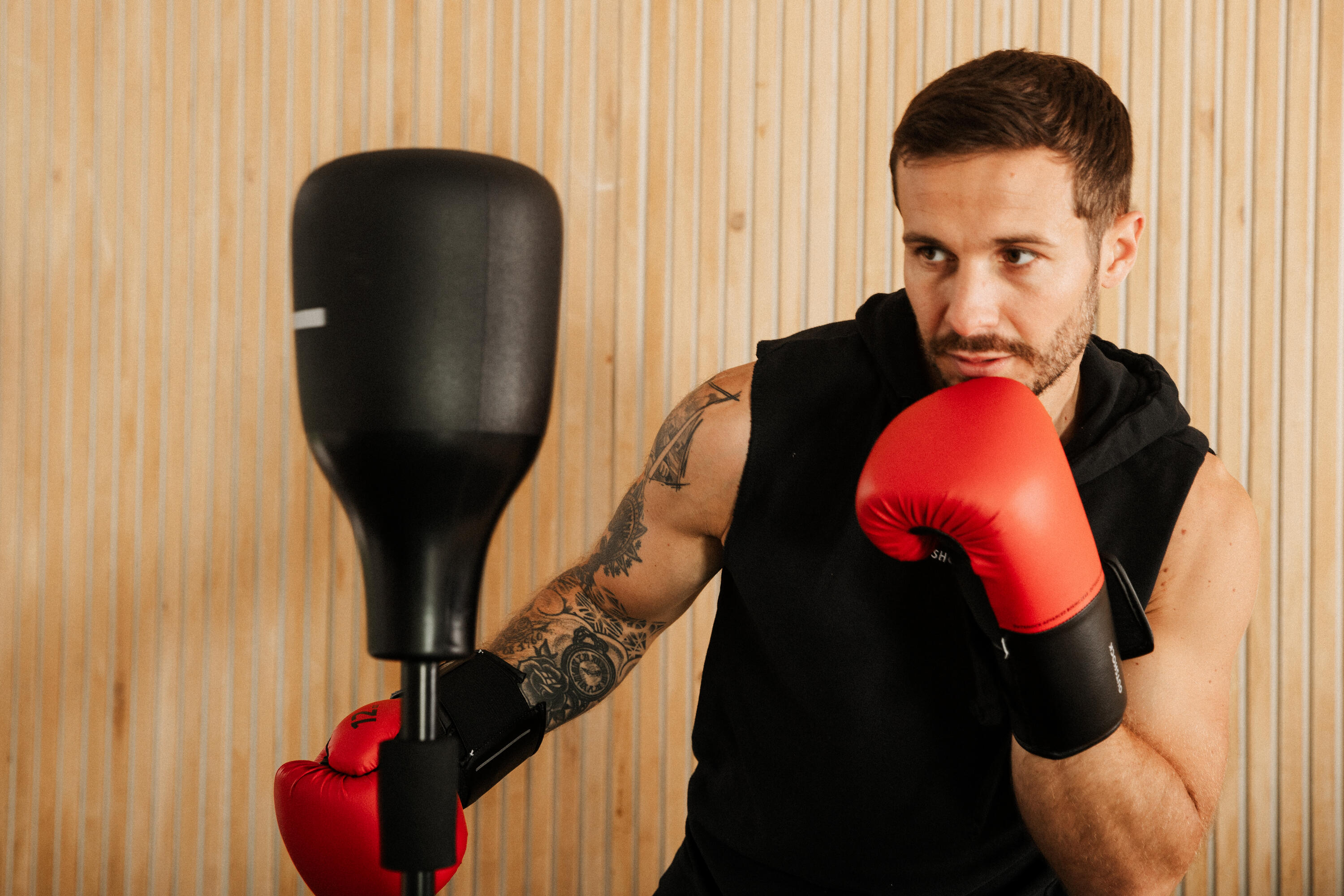Gants de boxe training pour débutant adulte, rouge et noir 12/15