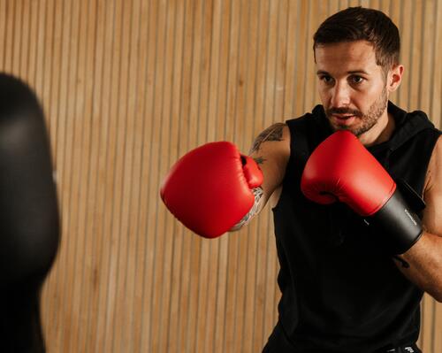 Quels gants choisir pour la boxe française ?