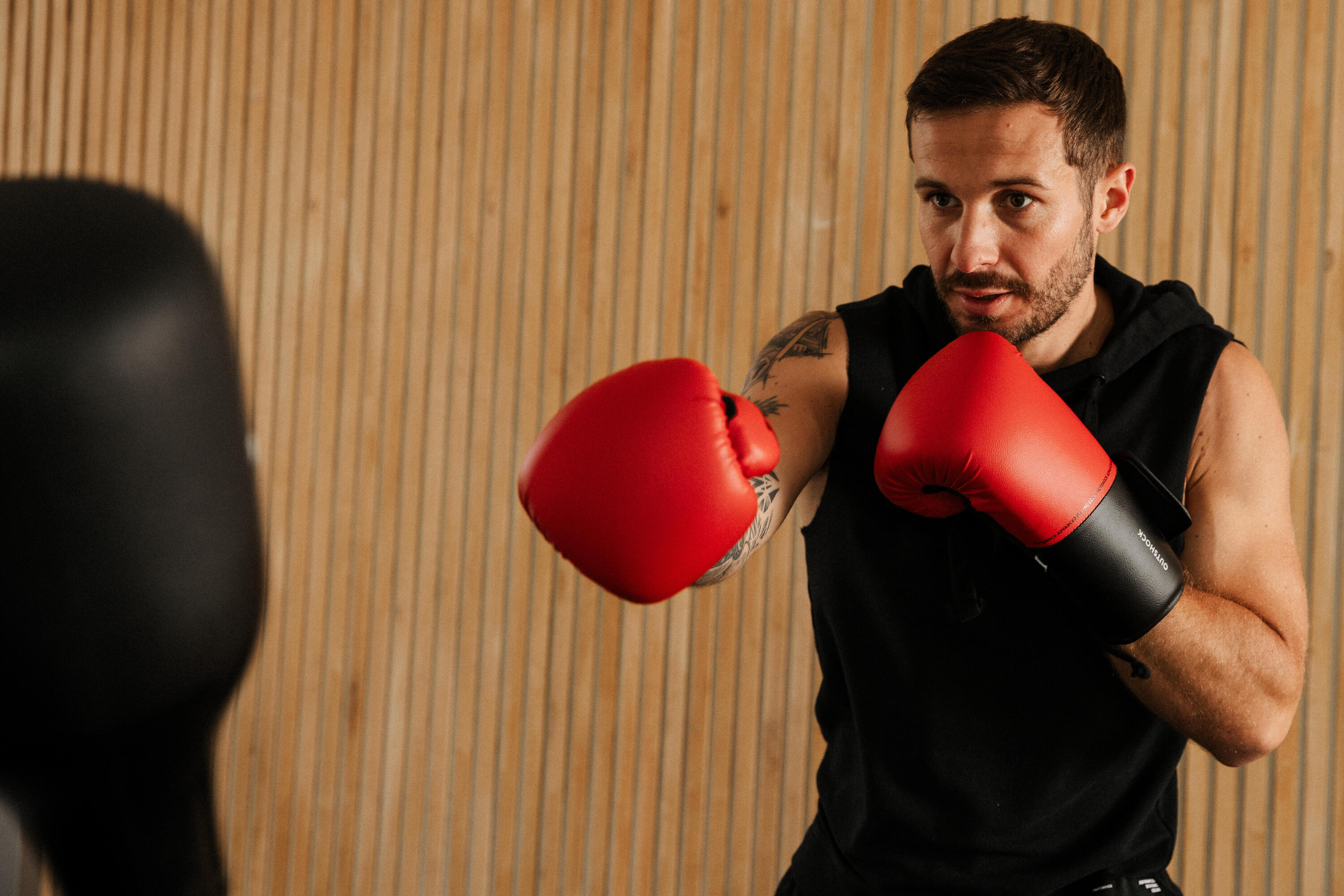 Gants de boxe training pour débutant adulte, rouge et noir 11/15
