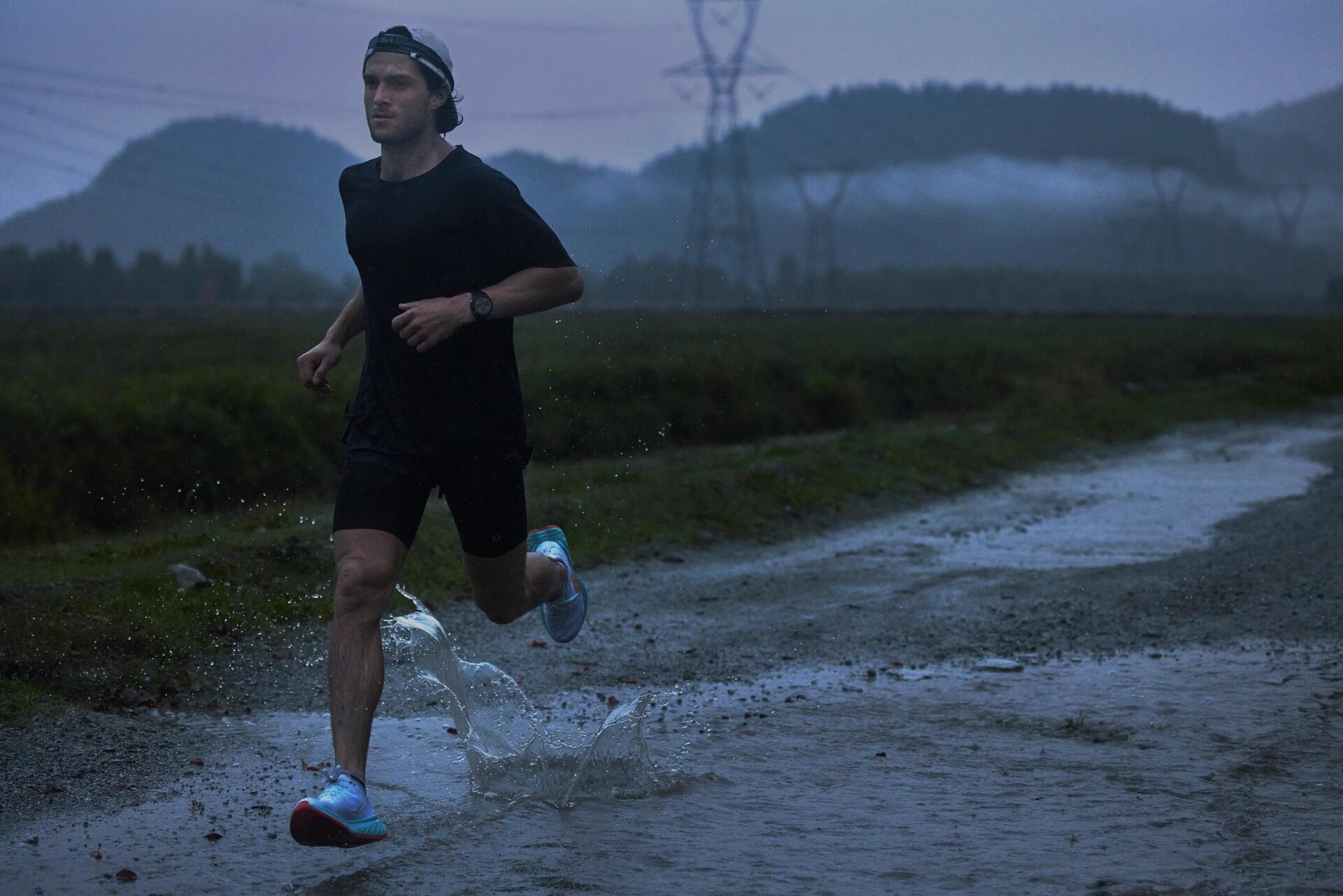 chica corriendo con GARMIN
