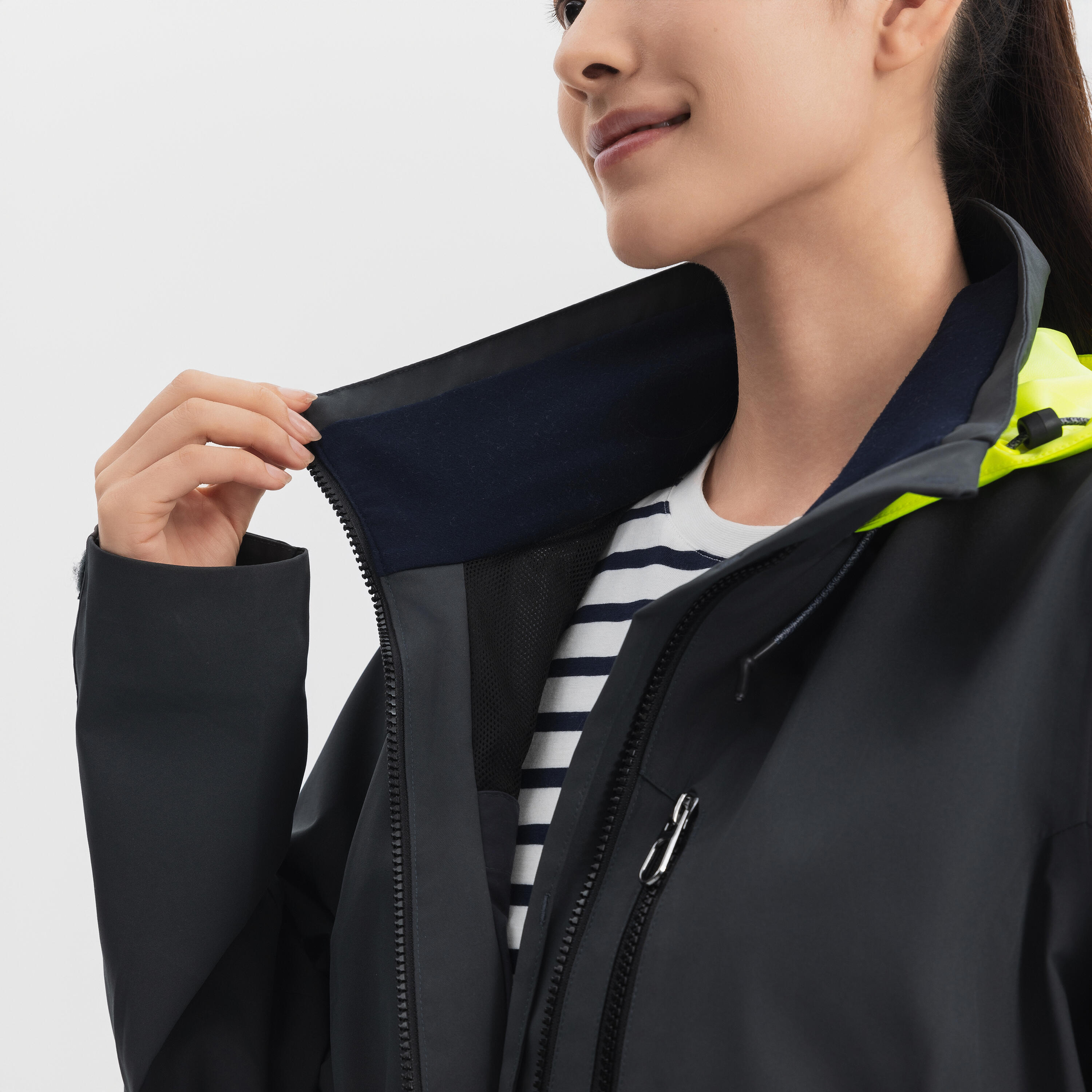 Veste imperméable coupe-vent de voile femme sailing 500 gris foncé capuche jaune 51/71
