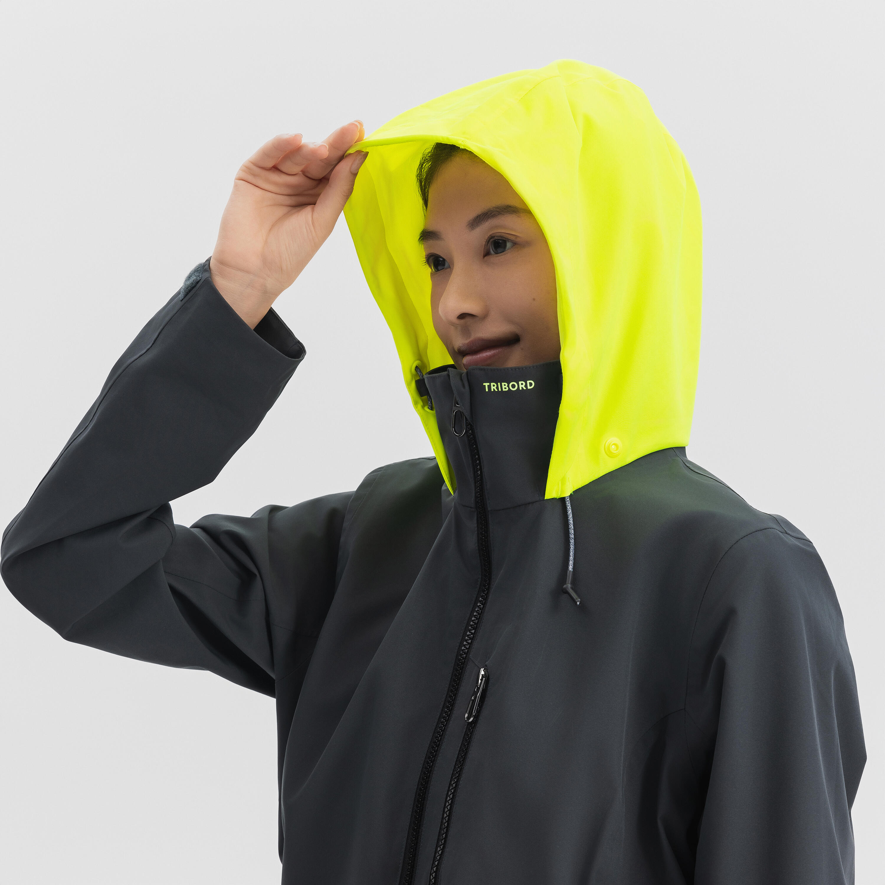 Veste imperméable coupe-vent de voile femme sailing 500 gris foncé capuche jaune 50/71