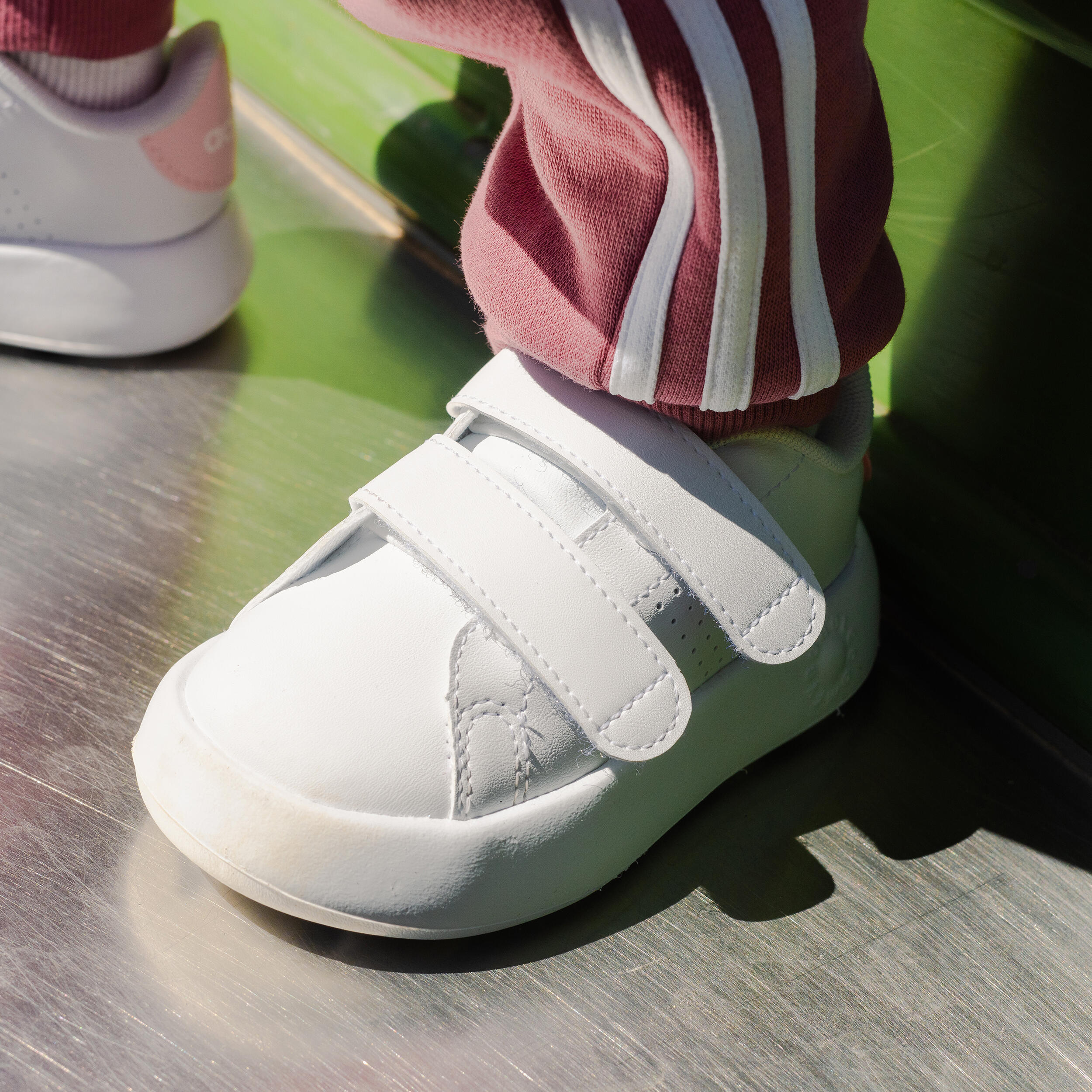Chaussure Adidas Advantage bébé (20 au 27)  - blanc et rose 8/10
