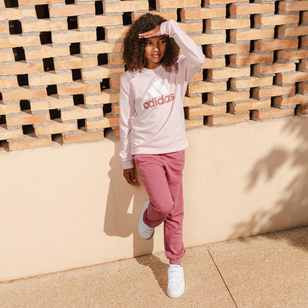 Survêtement imprimé logo Adidas fille - rose
