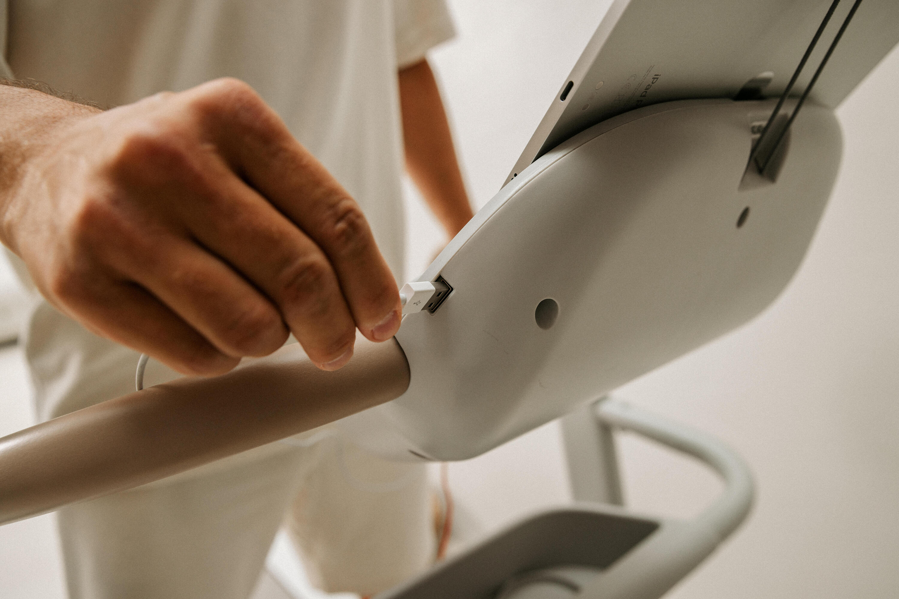 Laufband W900B, 10 km/h, 50 x 120 cm, vernetzt und komfortabel 16/18