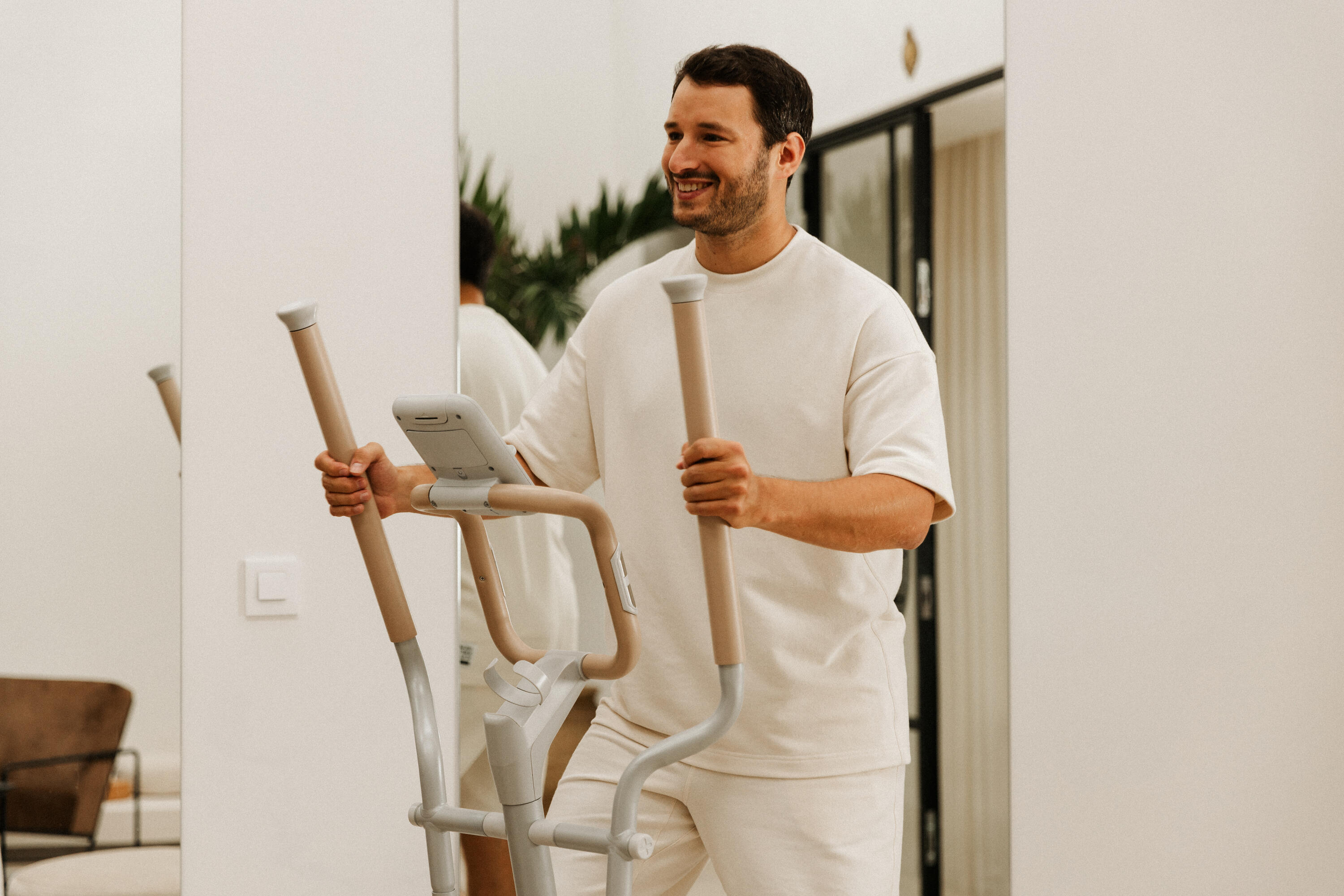 Self-Powered Cross Trainer Initial Elliptical 300 8/14