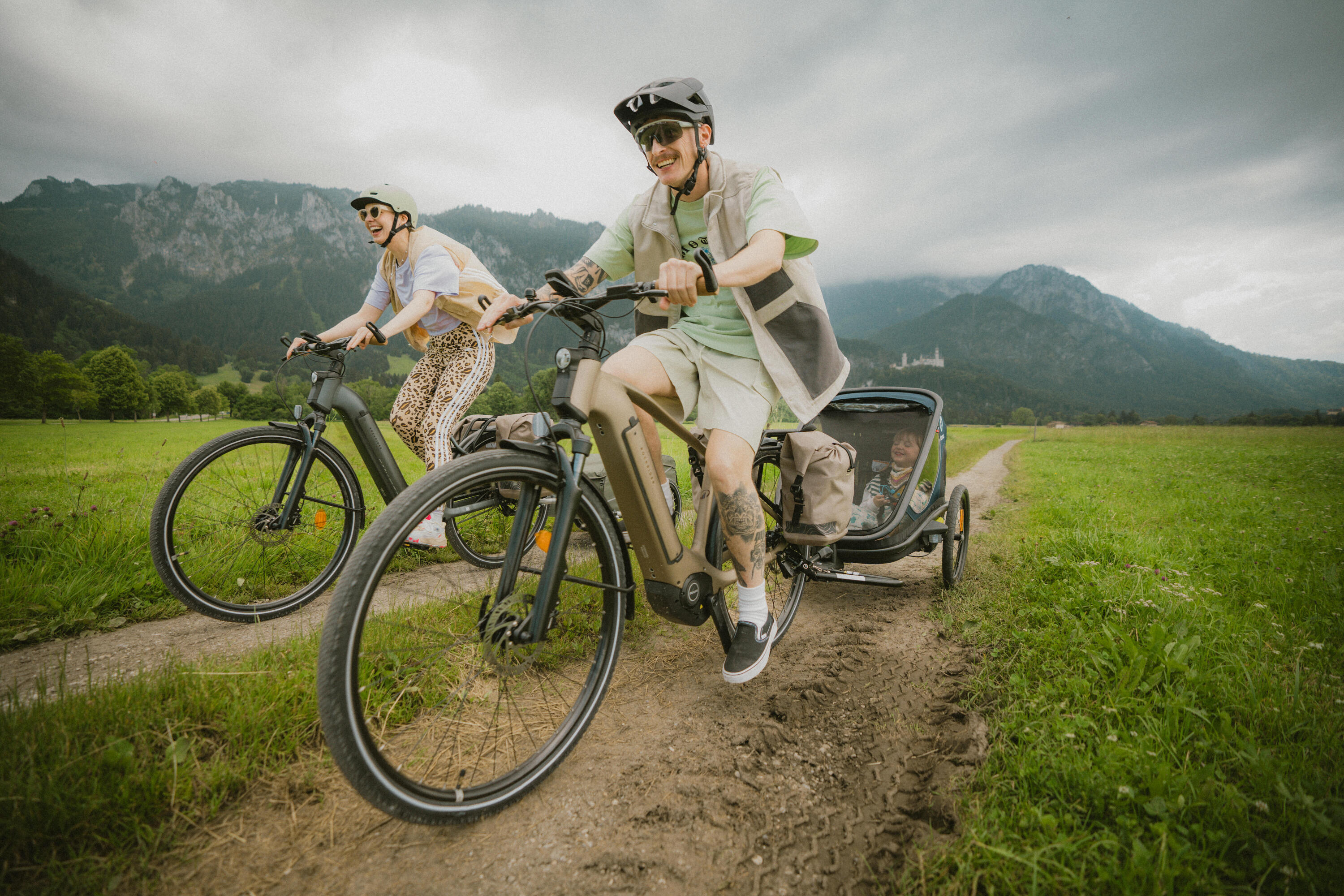 Vélo tout chemin électrique à moteur automatique owuru cadre haut, E-ACTV 900 12/17