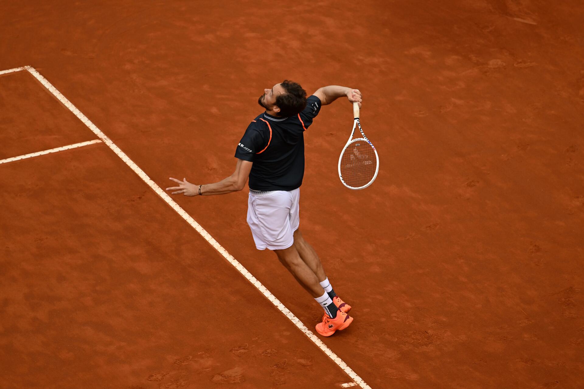 zoom on a tennis racquet