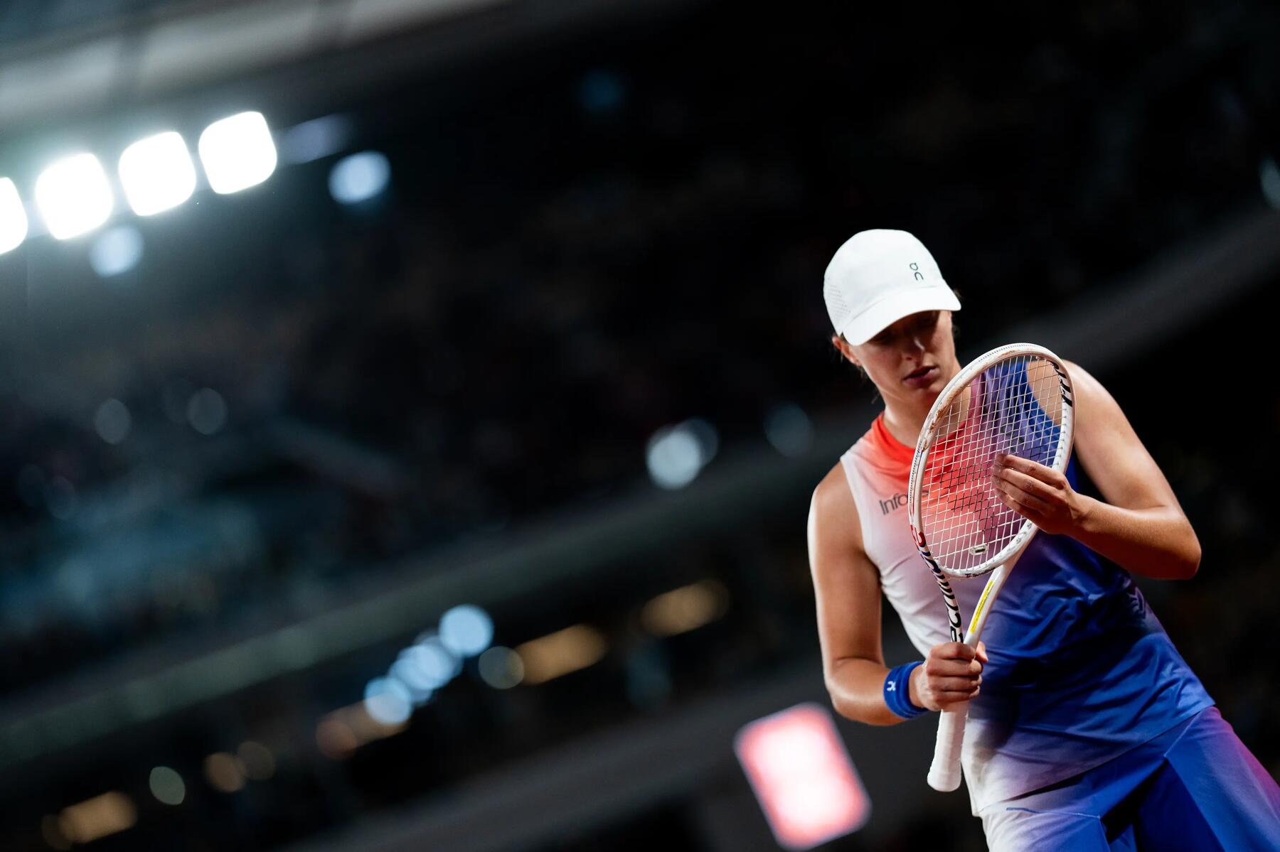 CUM SĂ ALEGEȚI O RACHETĂ DE TENIS PENTRU ADULȚI?