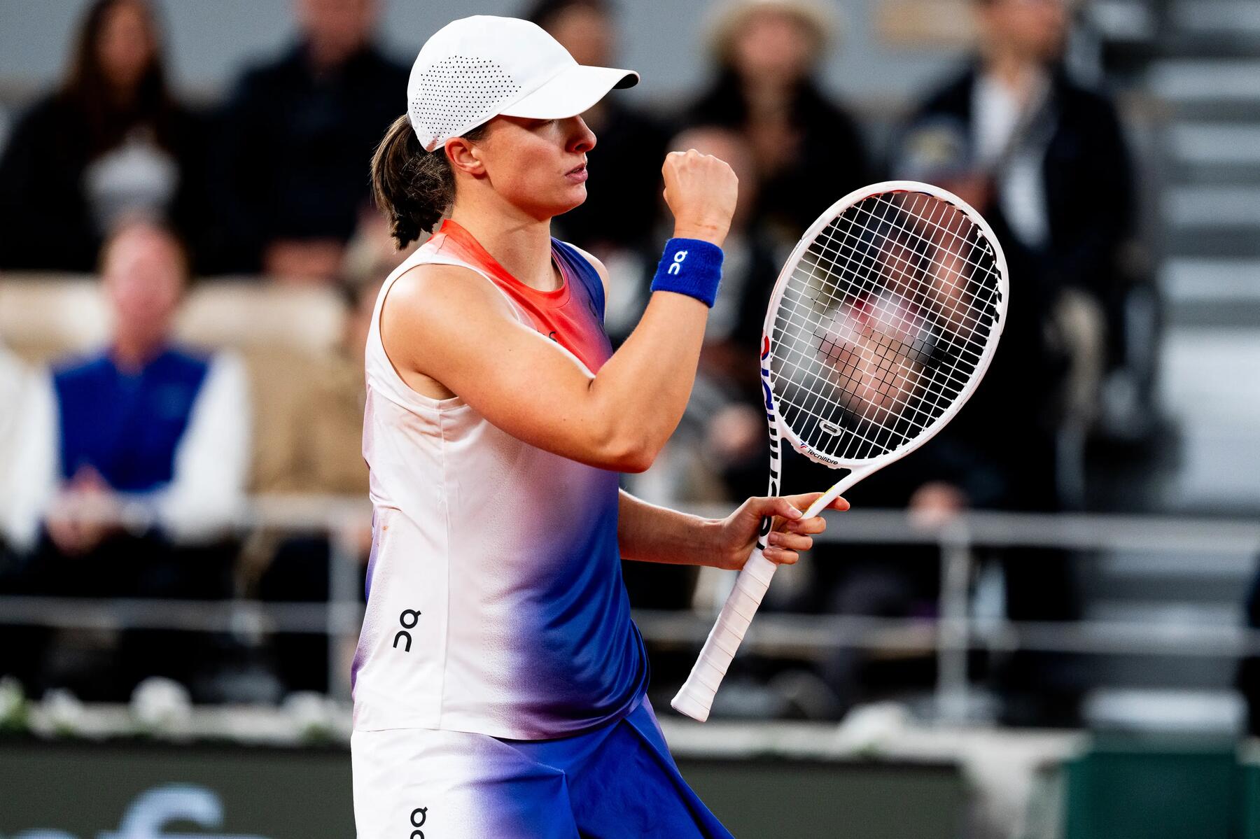 Finde bei uns passende Tennisbekleidung für Damen
