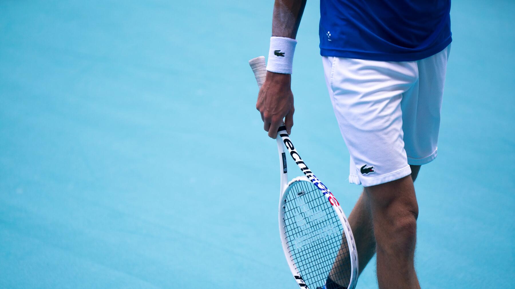 CUM SĂ ALEGEȚI O RACHETĂ DE TENIS PENTRU ADULȚI?