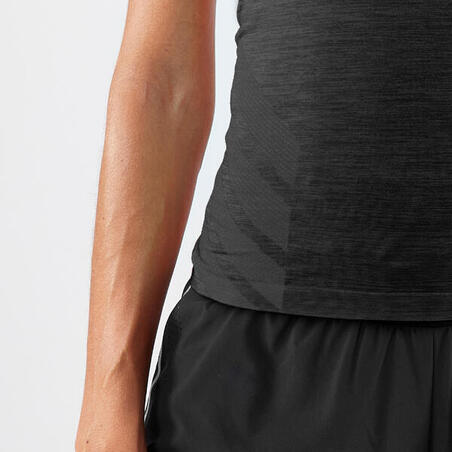 Футболка жіноча Run 500 чорна